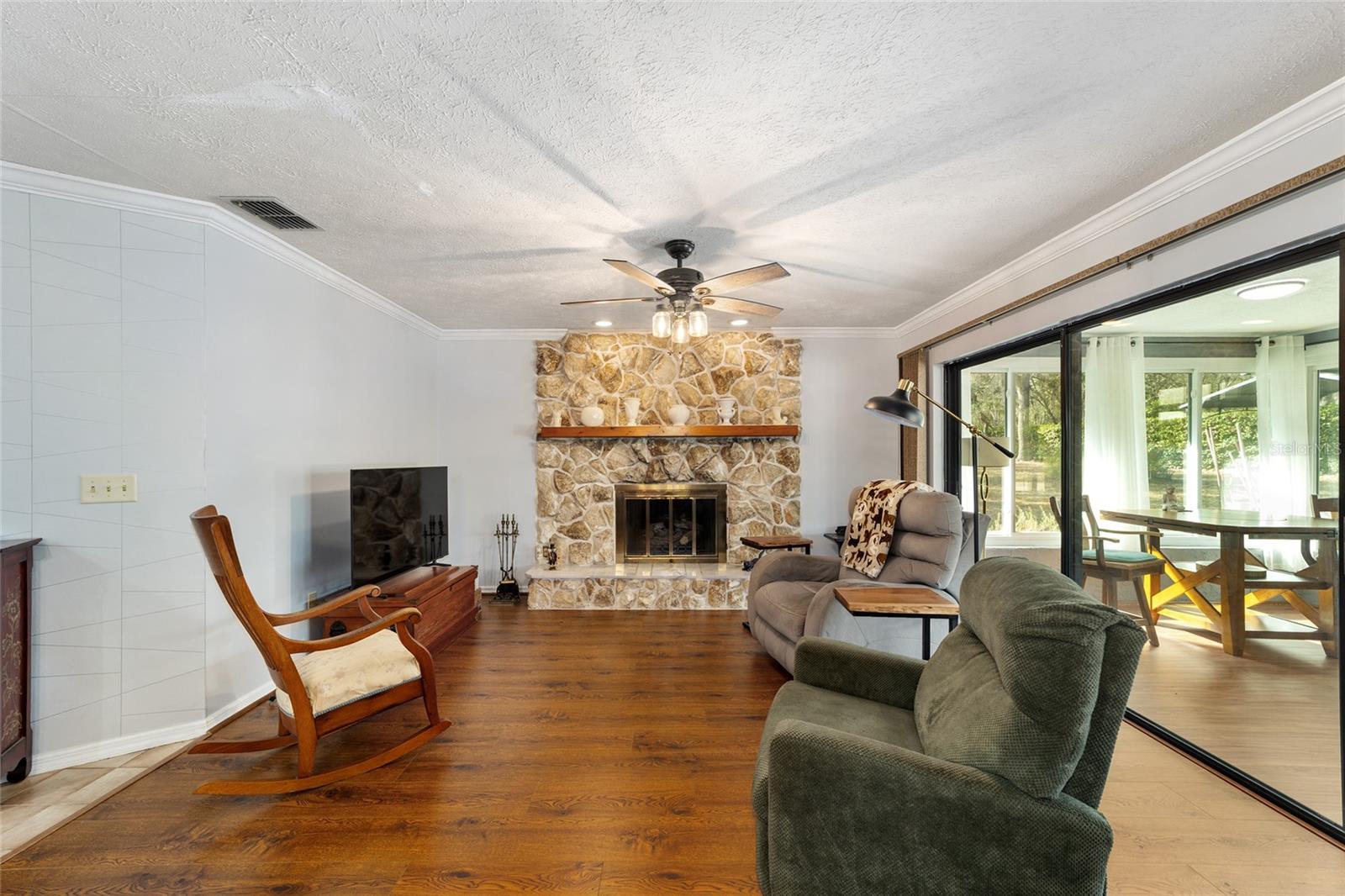 Image 14 of 54 For 790 Fresno Avenue