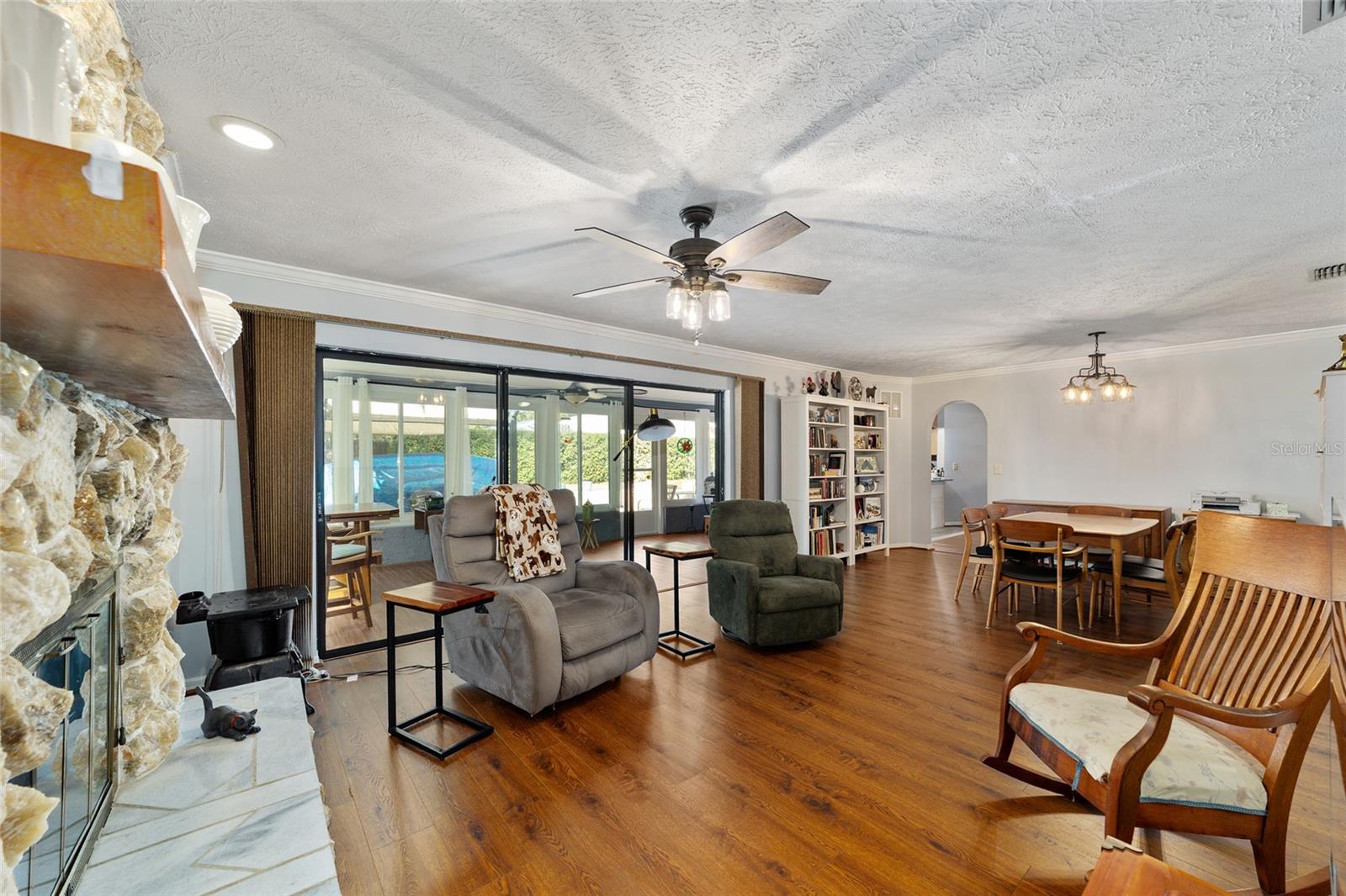 Image 15 of 54 For 790 Fresno Avenue