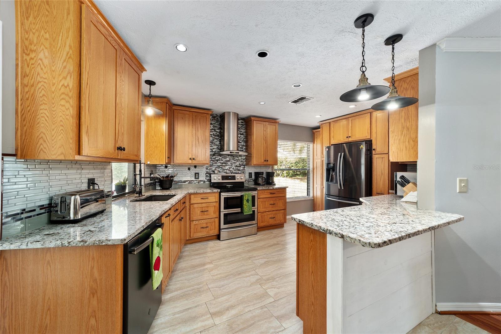 Image 20 of 54 For 790 Fresno Avenue