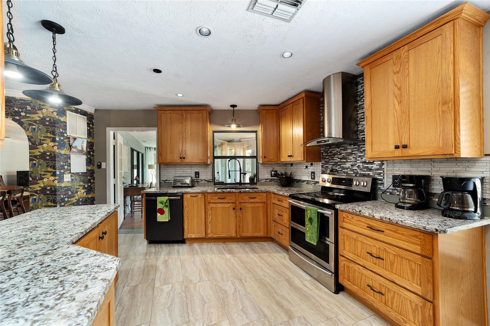 Image 21 of 54 For 790 Fresno Avenue