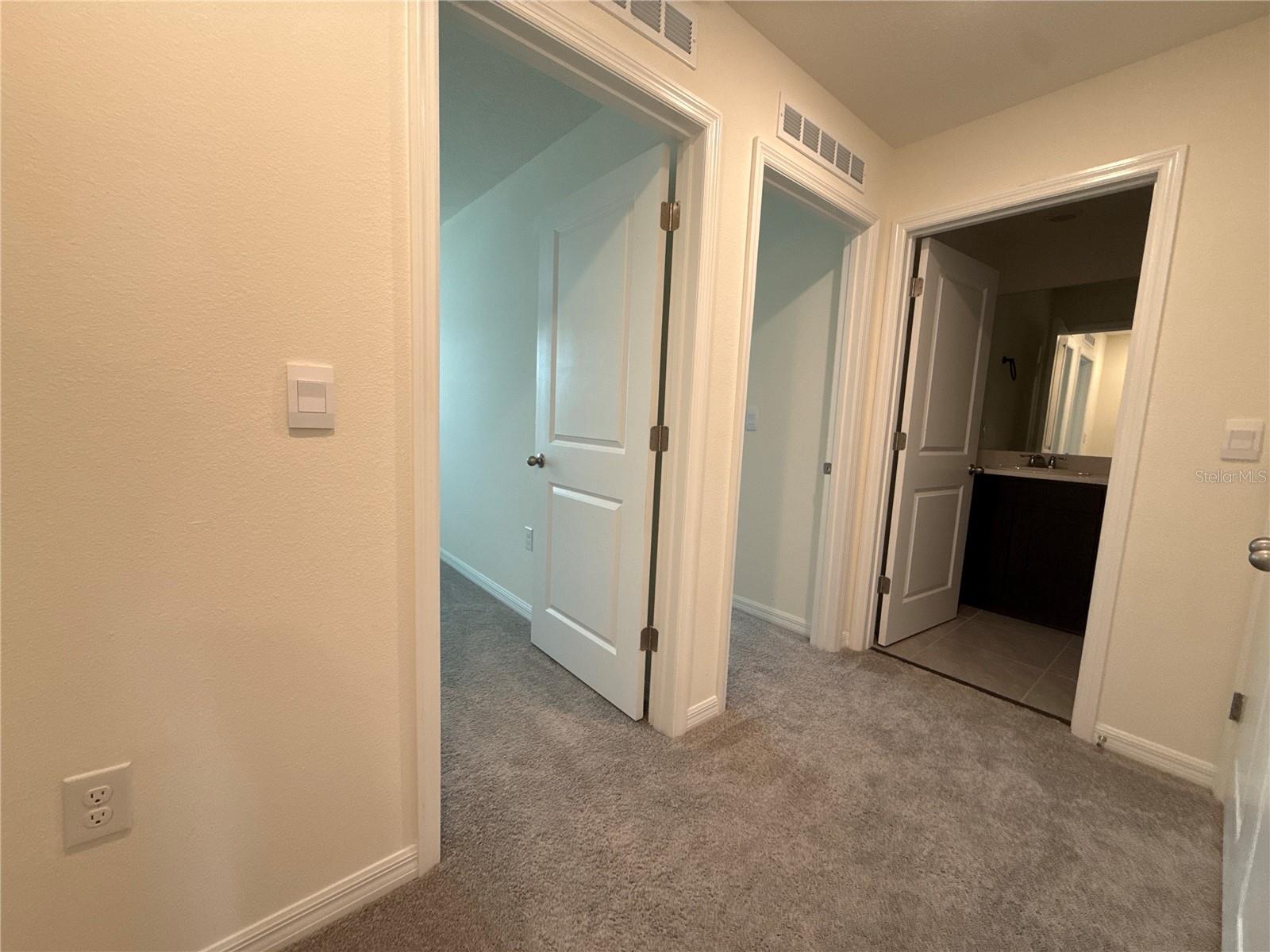 Image 14 of 20 For 6670 81st Loop