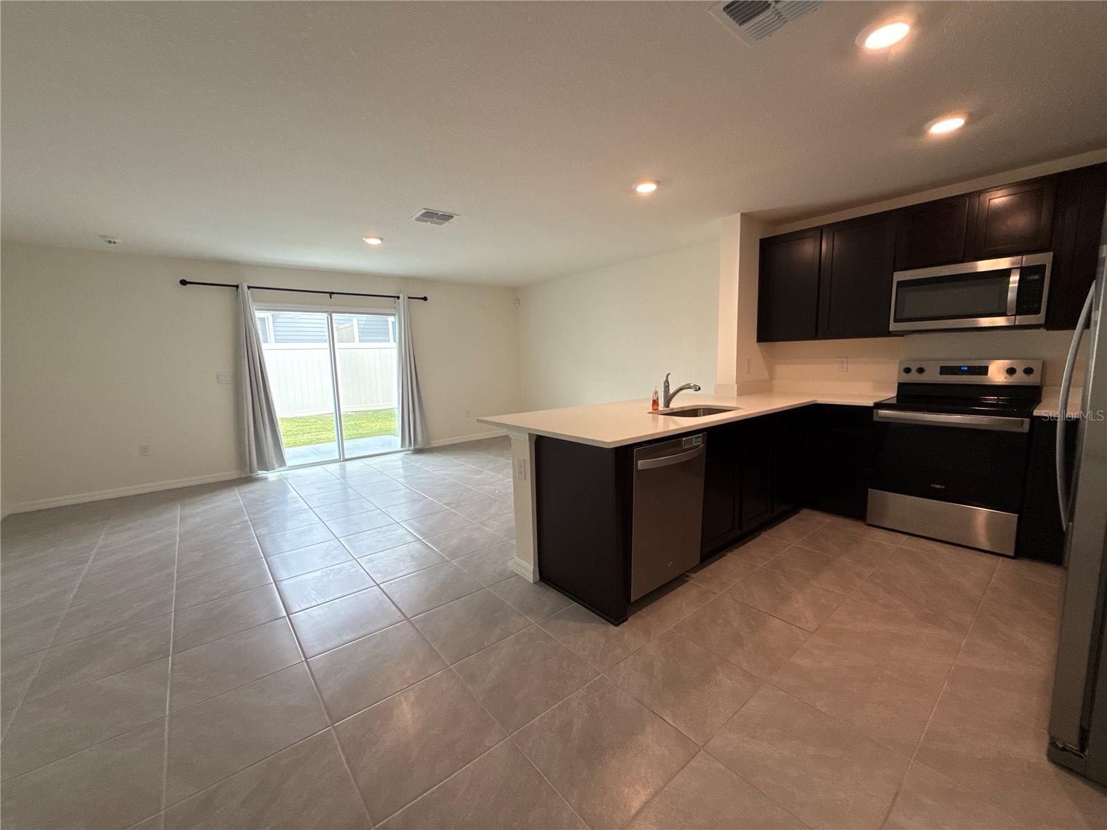 Image 4 of 20 For 6670 81st Loop