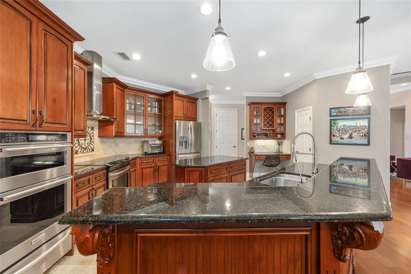 Image 20 of 60 For 898 Liberty Street