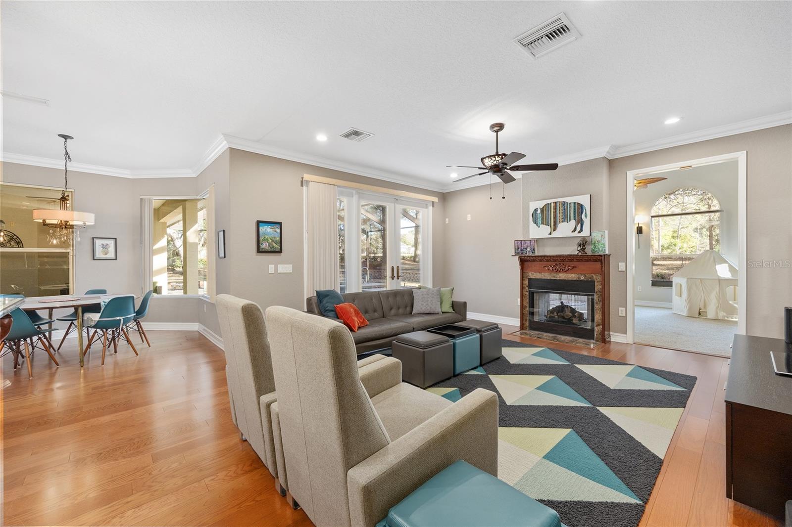 Image 25 of 60 For 898 Liberty Street