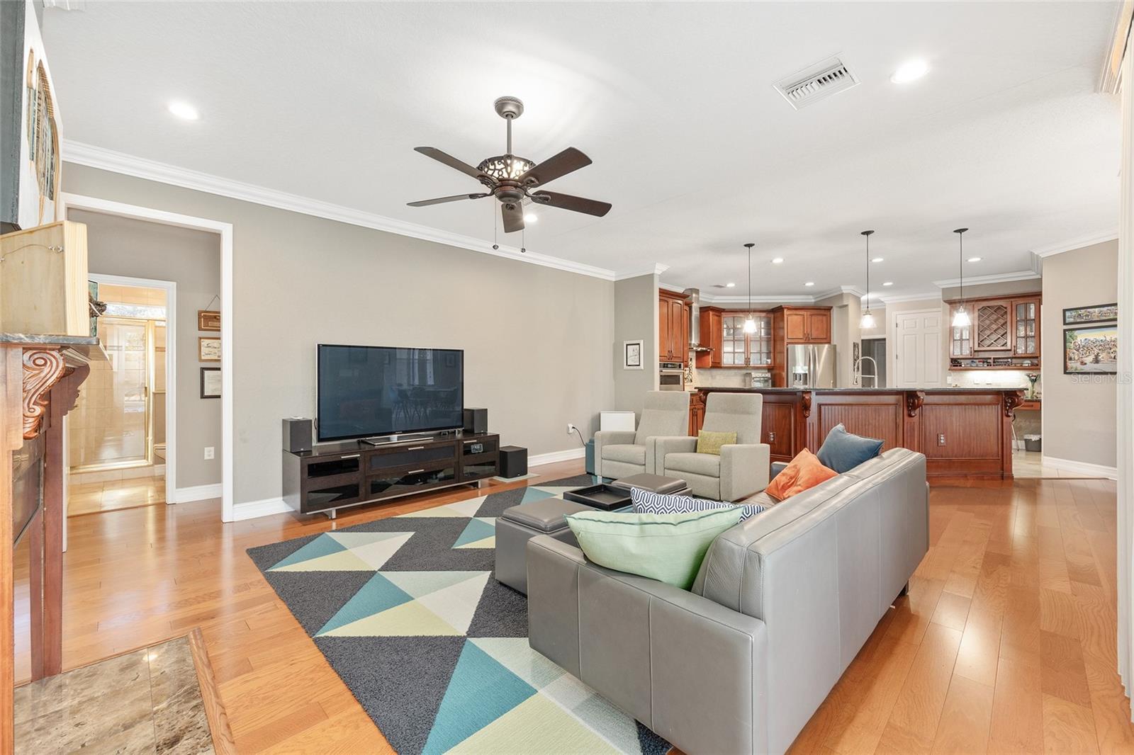 Image 27 of 60 For 898 Liberty Street