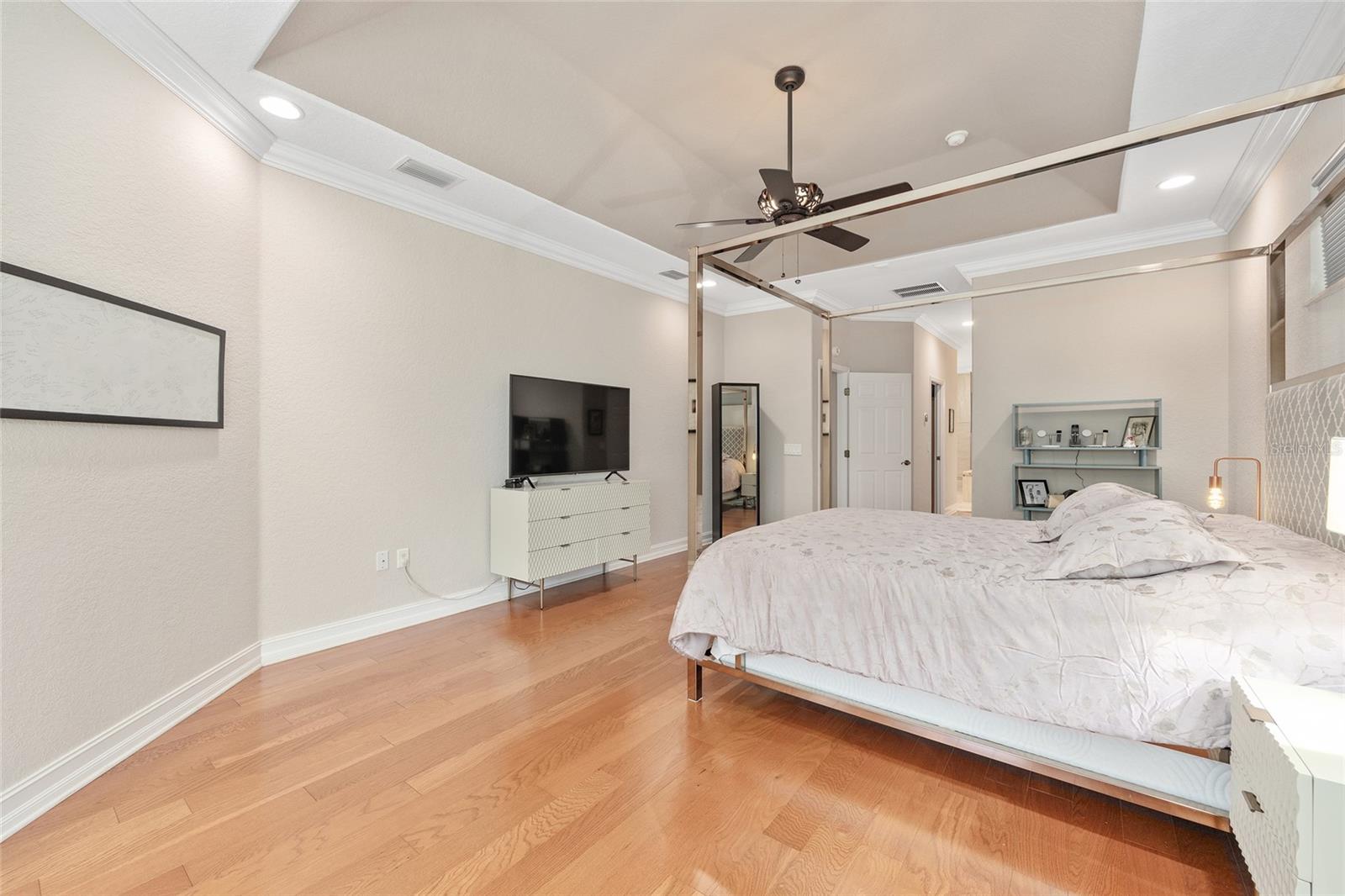 Image 31 of 60 For 898 Liberty Street