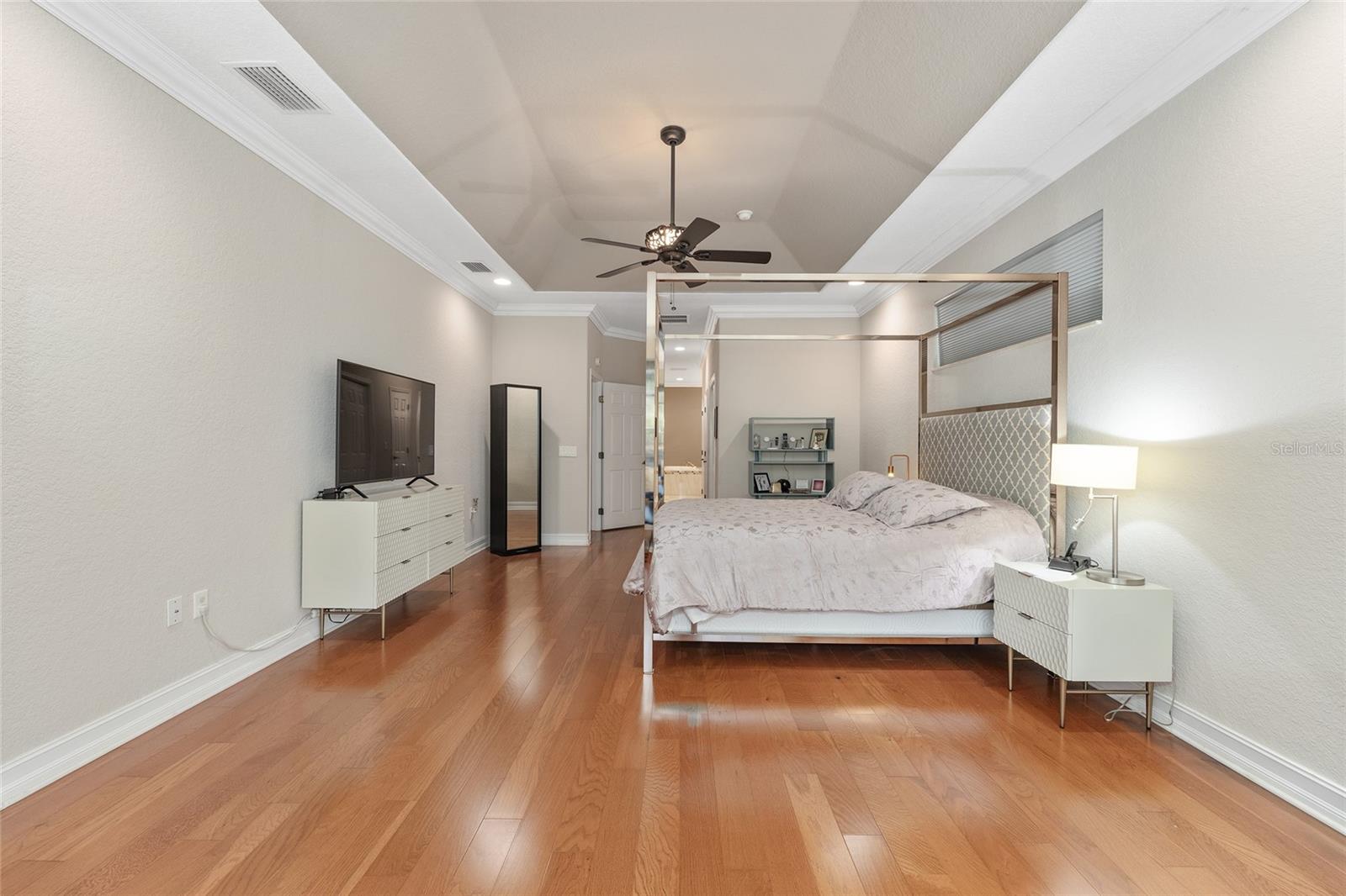 Image 32 of 60 For 898 Liberty Street