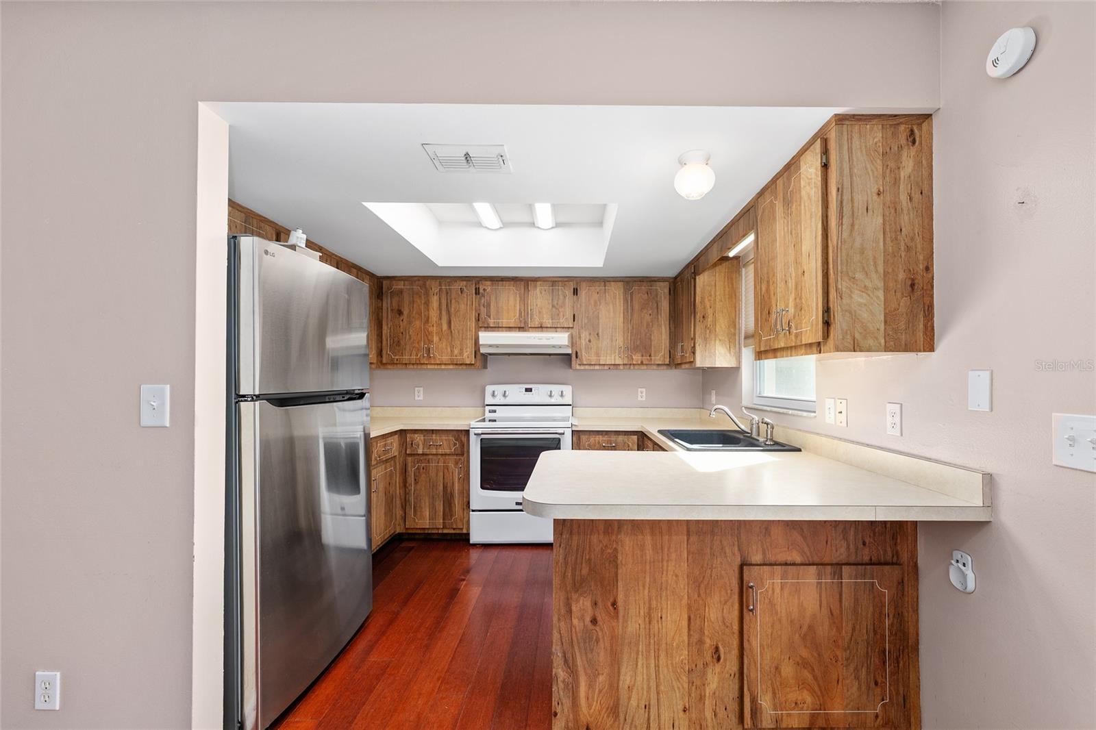 Image 12 of 48 For 10890 73rd Court