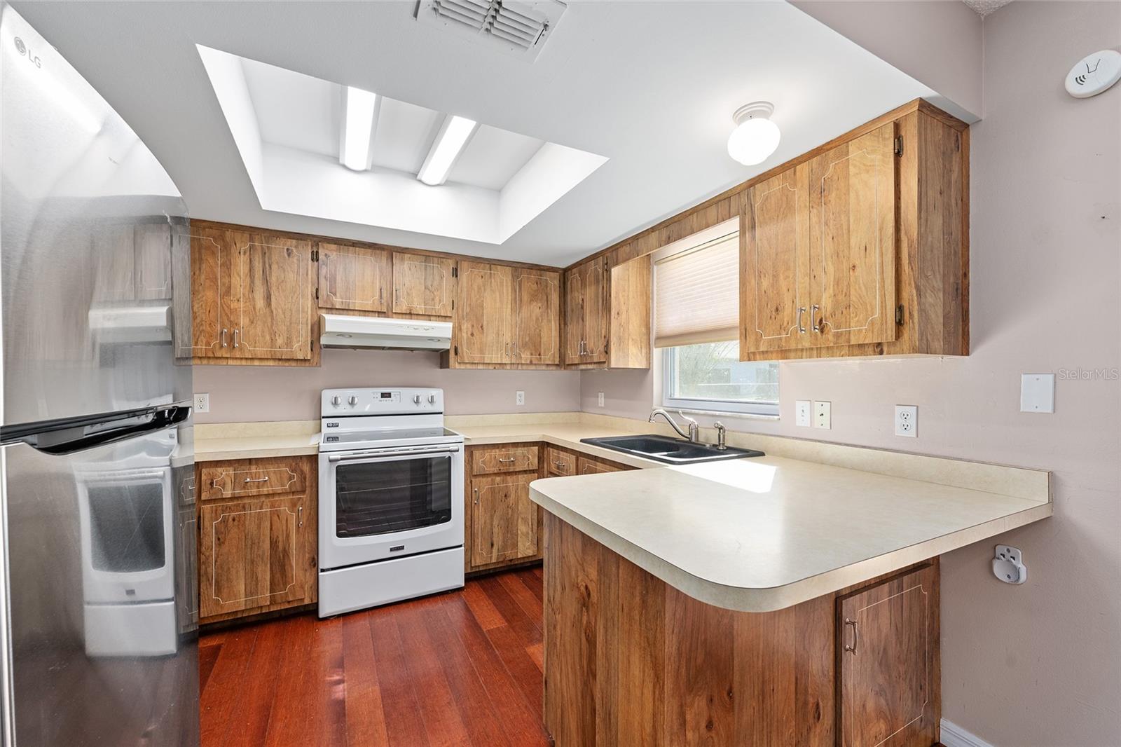 Image 13 of 48 For 10890 73rd Court