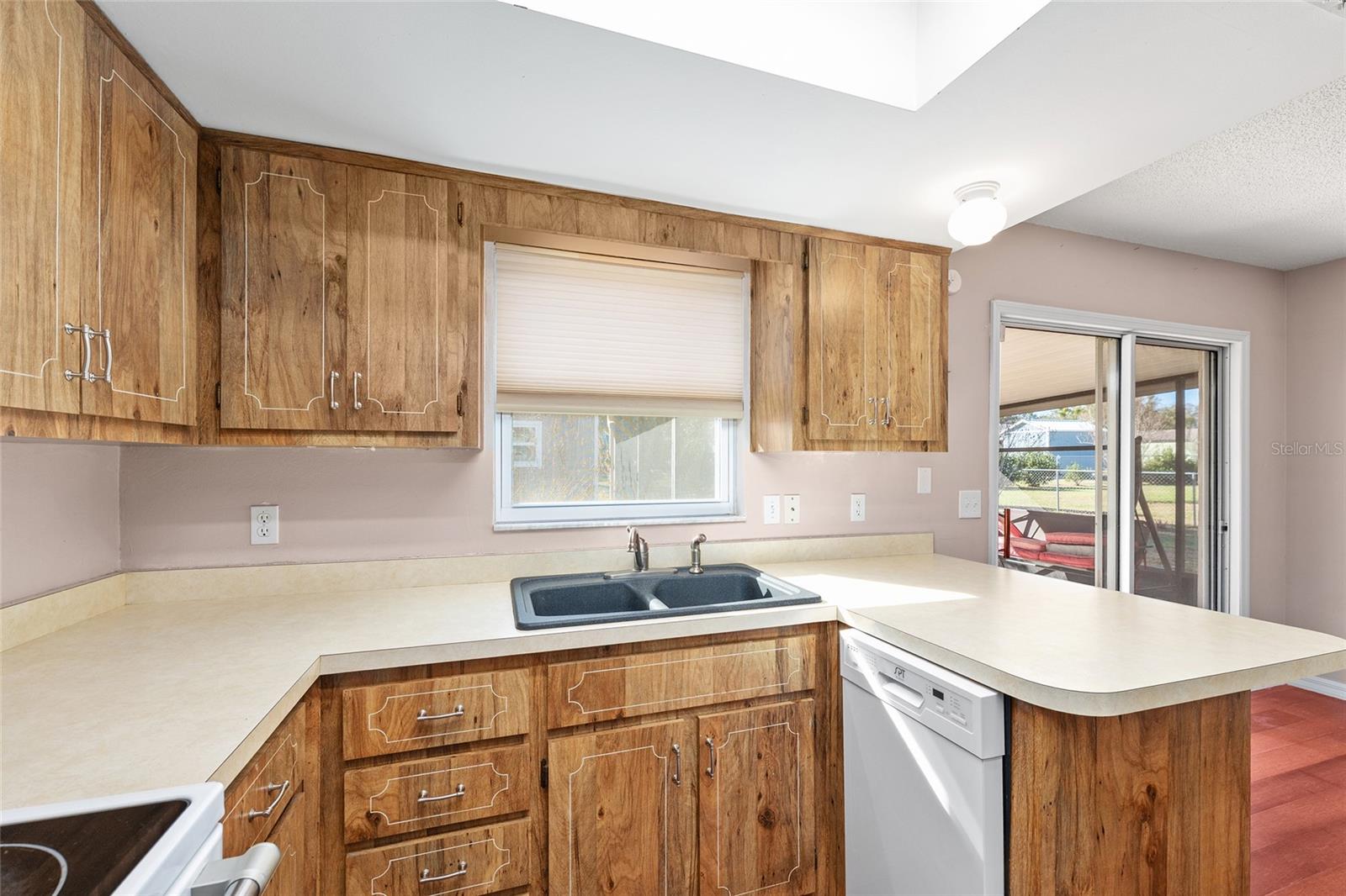 Image 16 of 48 For 10890 73rd Court