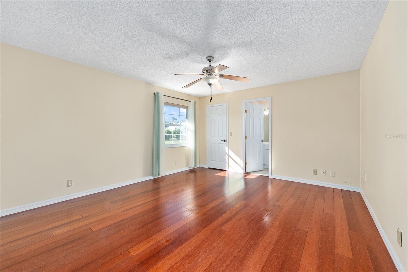 Image 19 of 48 For 10890 73rd Court