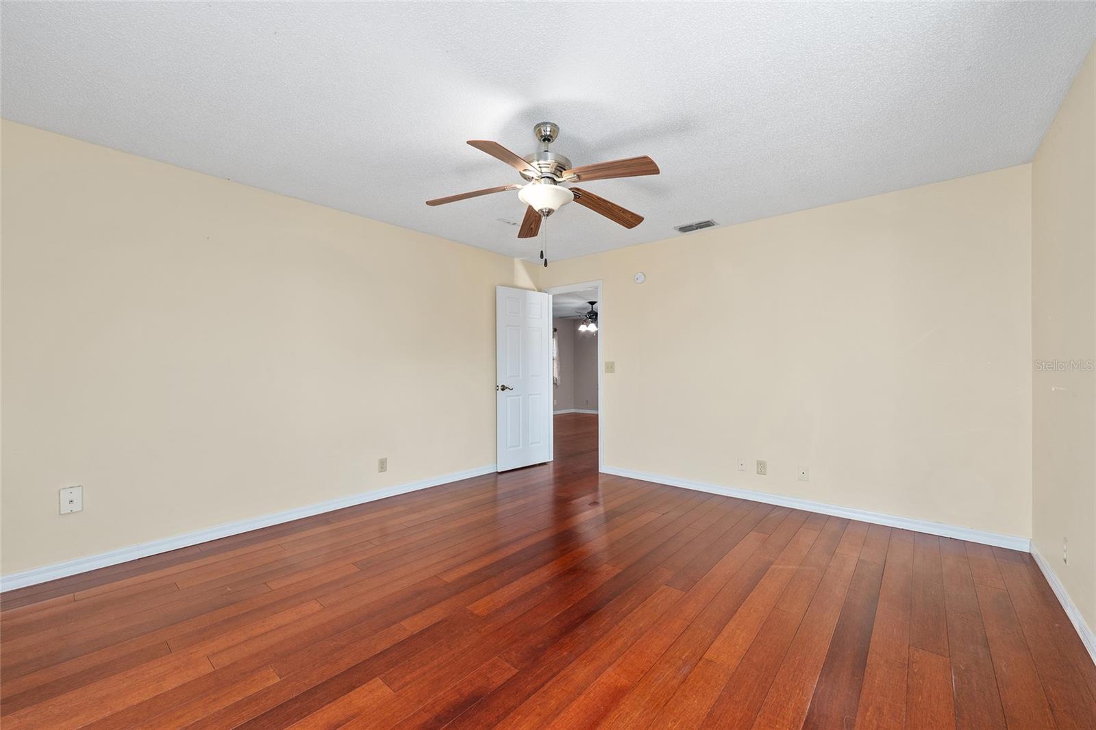 Image 20 of 48 For 10890 73rd Court