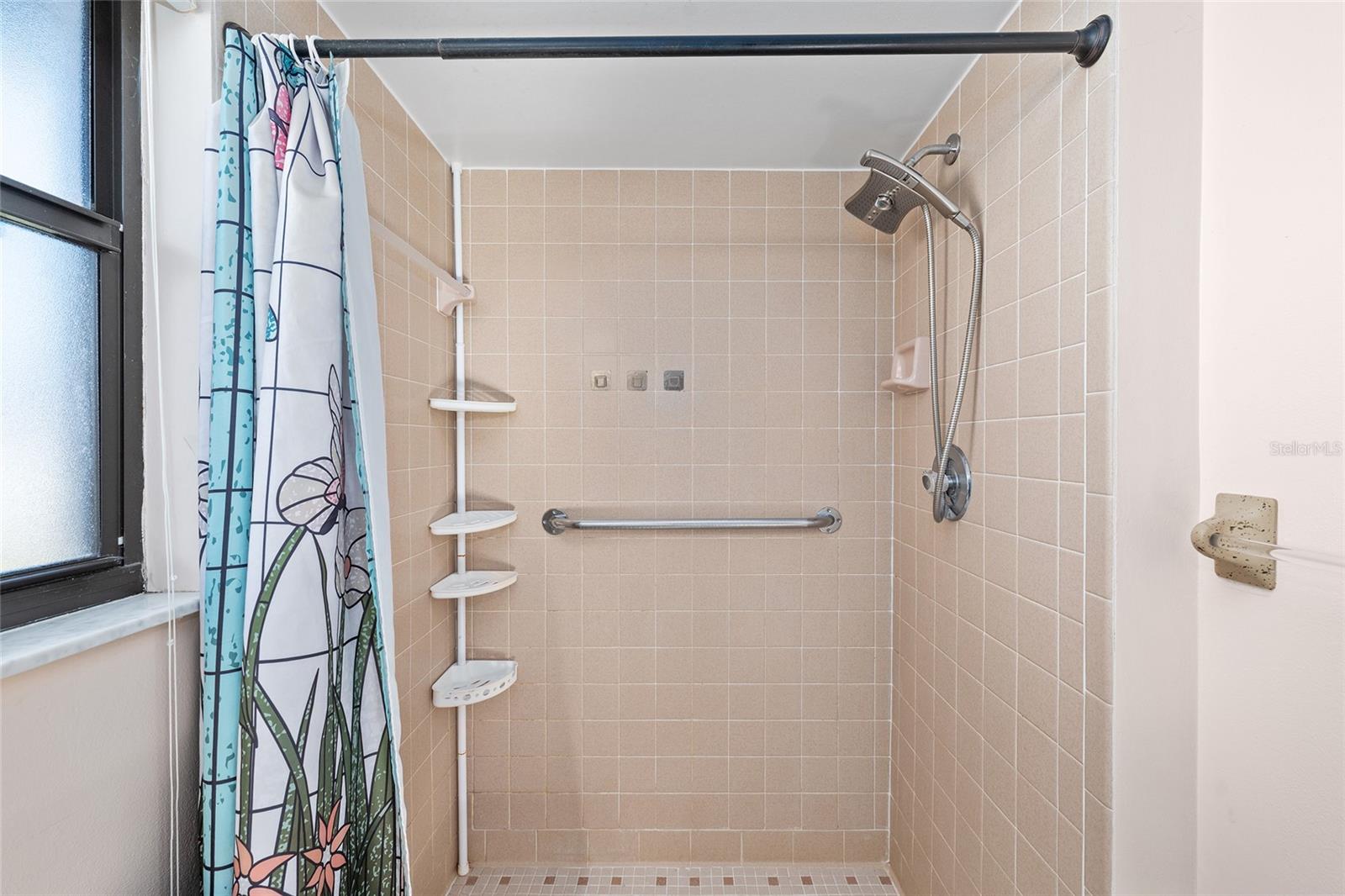 Image 23 of 48 For 10890 73rd Court