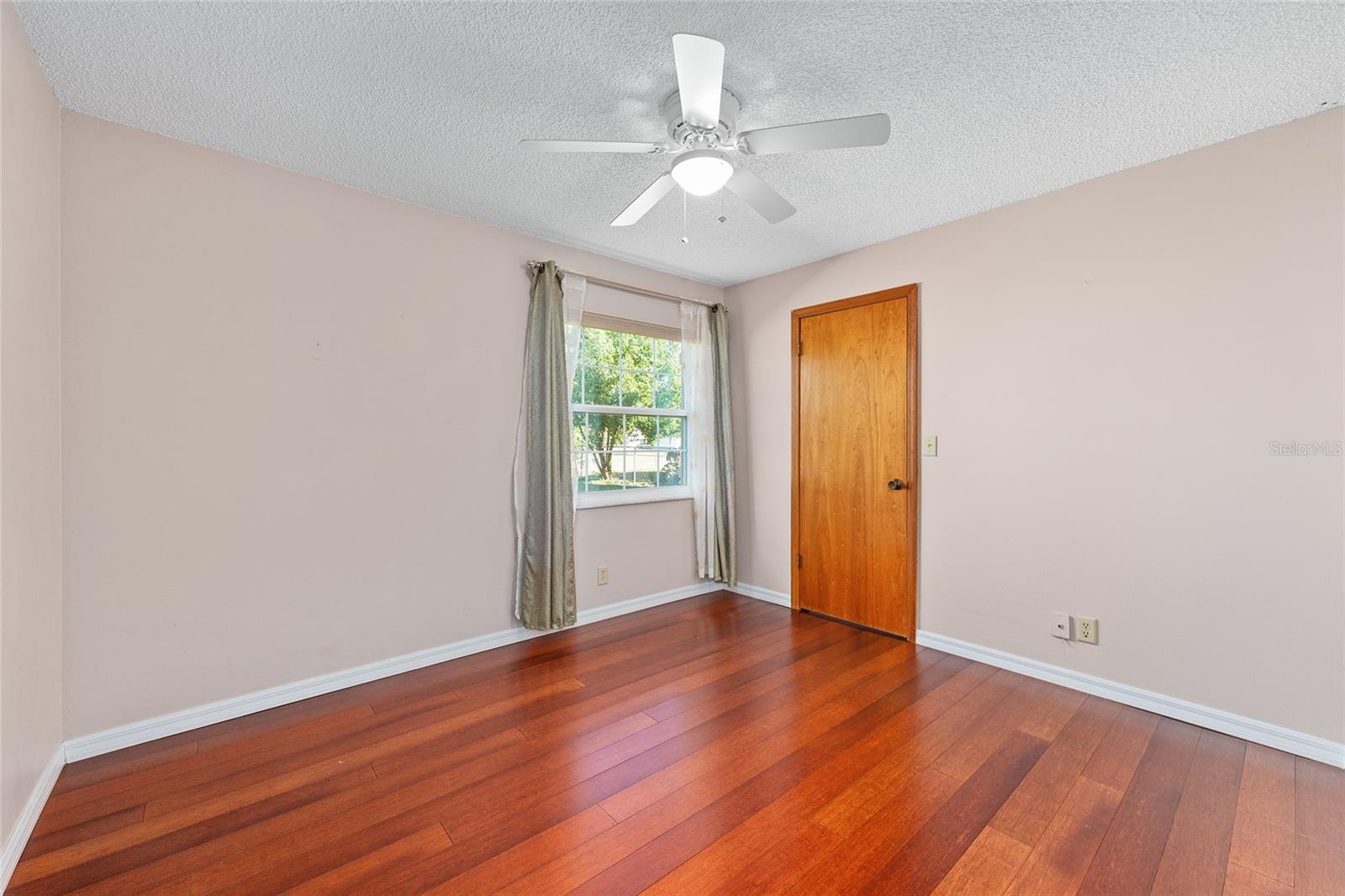 Image 24 of 48 For 10890 73rd Court