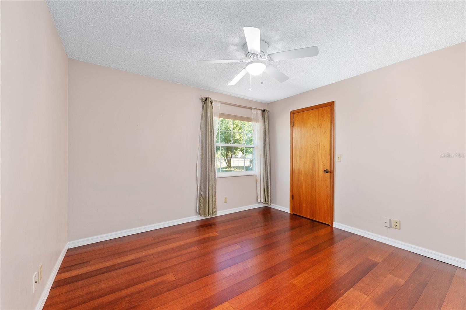 Image 25 of 48 For 10890 73rd Court