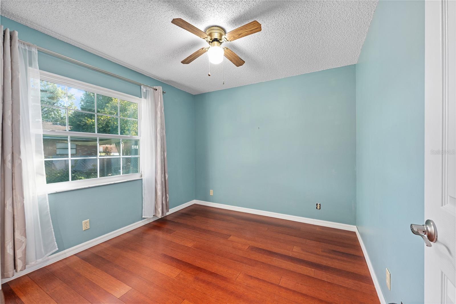 Image 28 of 48 For 10890 73rd Court