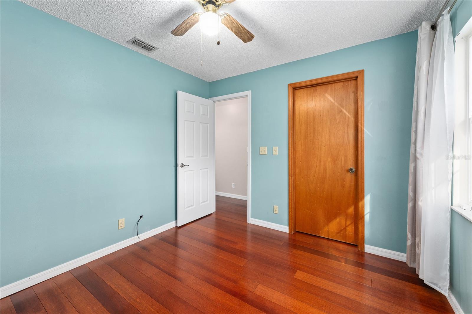 Image 29 of 48 For 10890 73rd Court