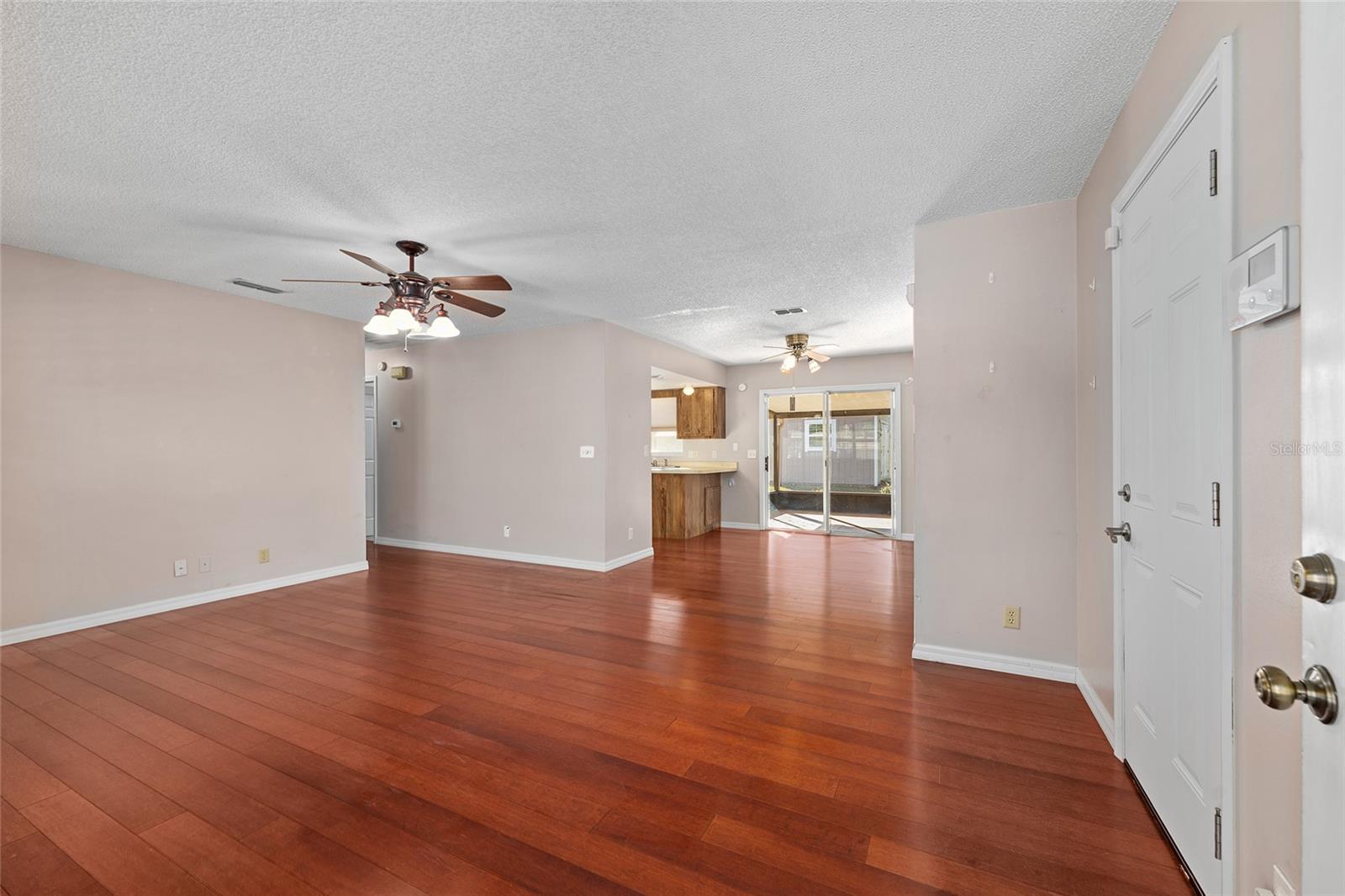 Image 4 of 48 For 10890 73rd Court