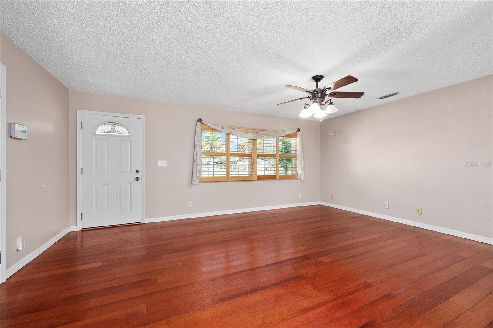 Image 7 of 48 For 10890 73rd Court