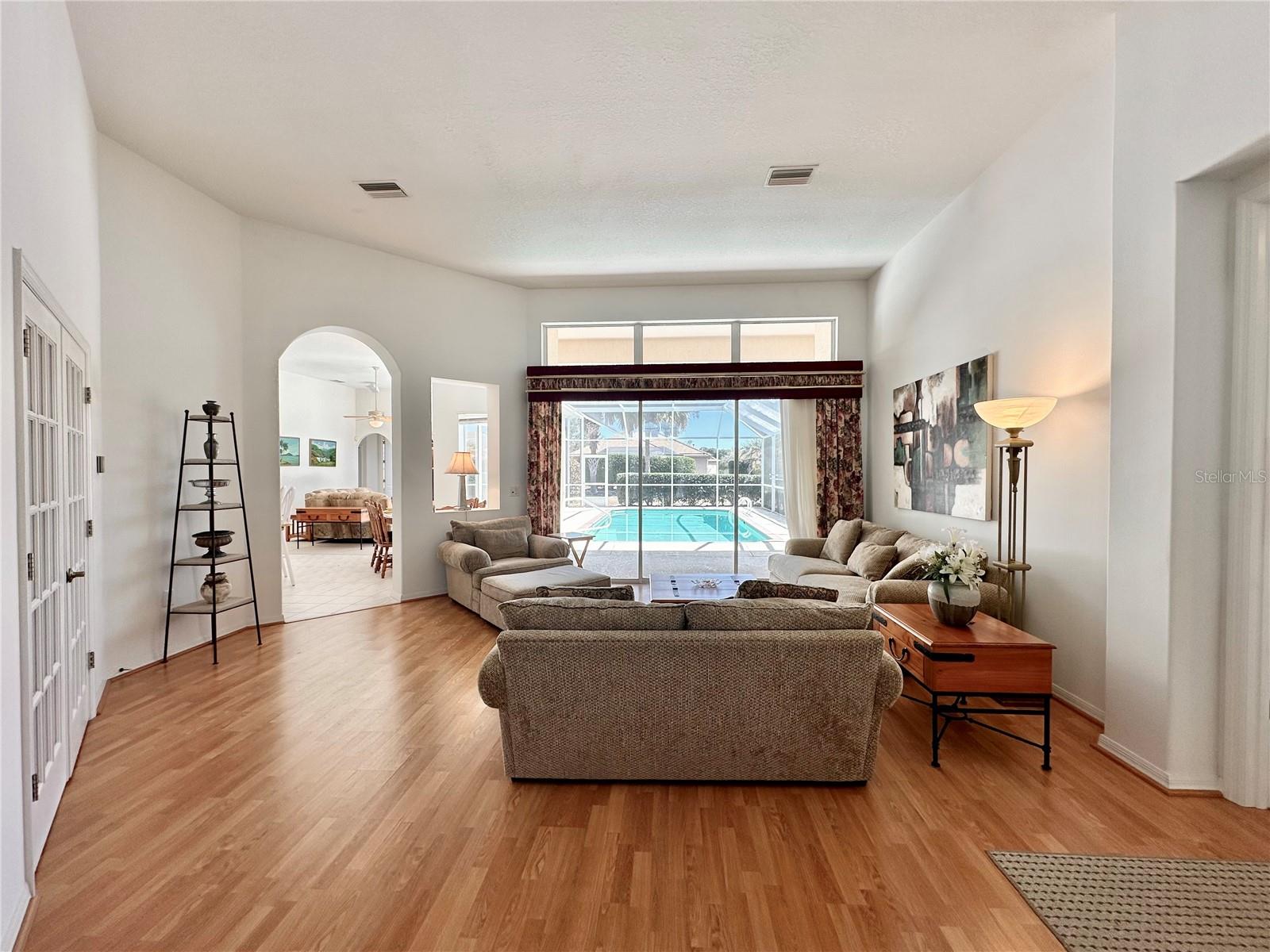 Image 5 of 39 For 1543 Killebrew Point