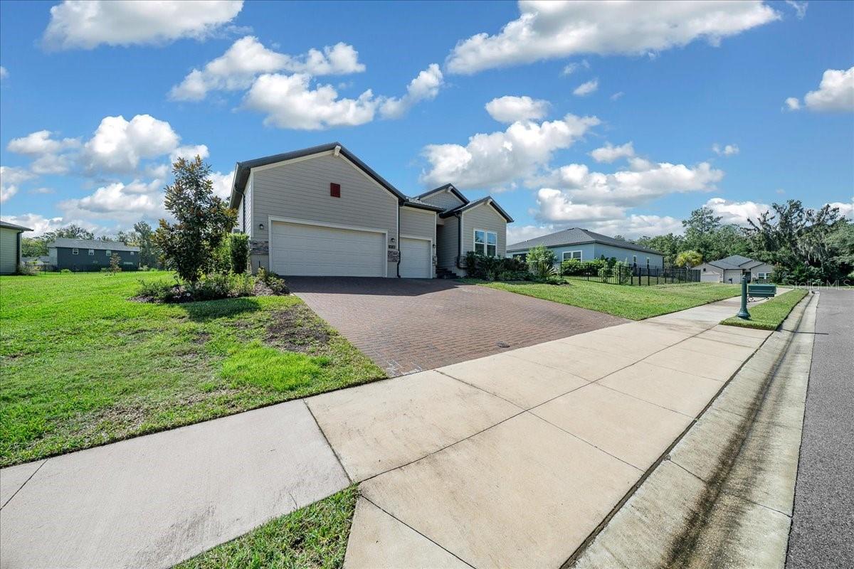 Image 15 of 83 For 1130 42nd Road