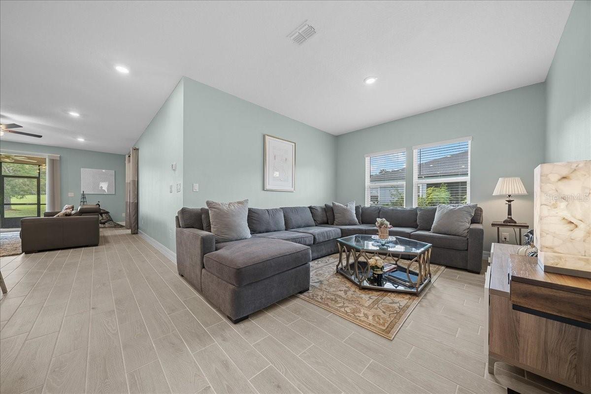 Image 40 of 83 For 1130 42nd Road