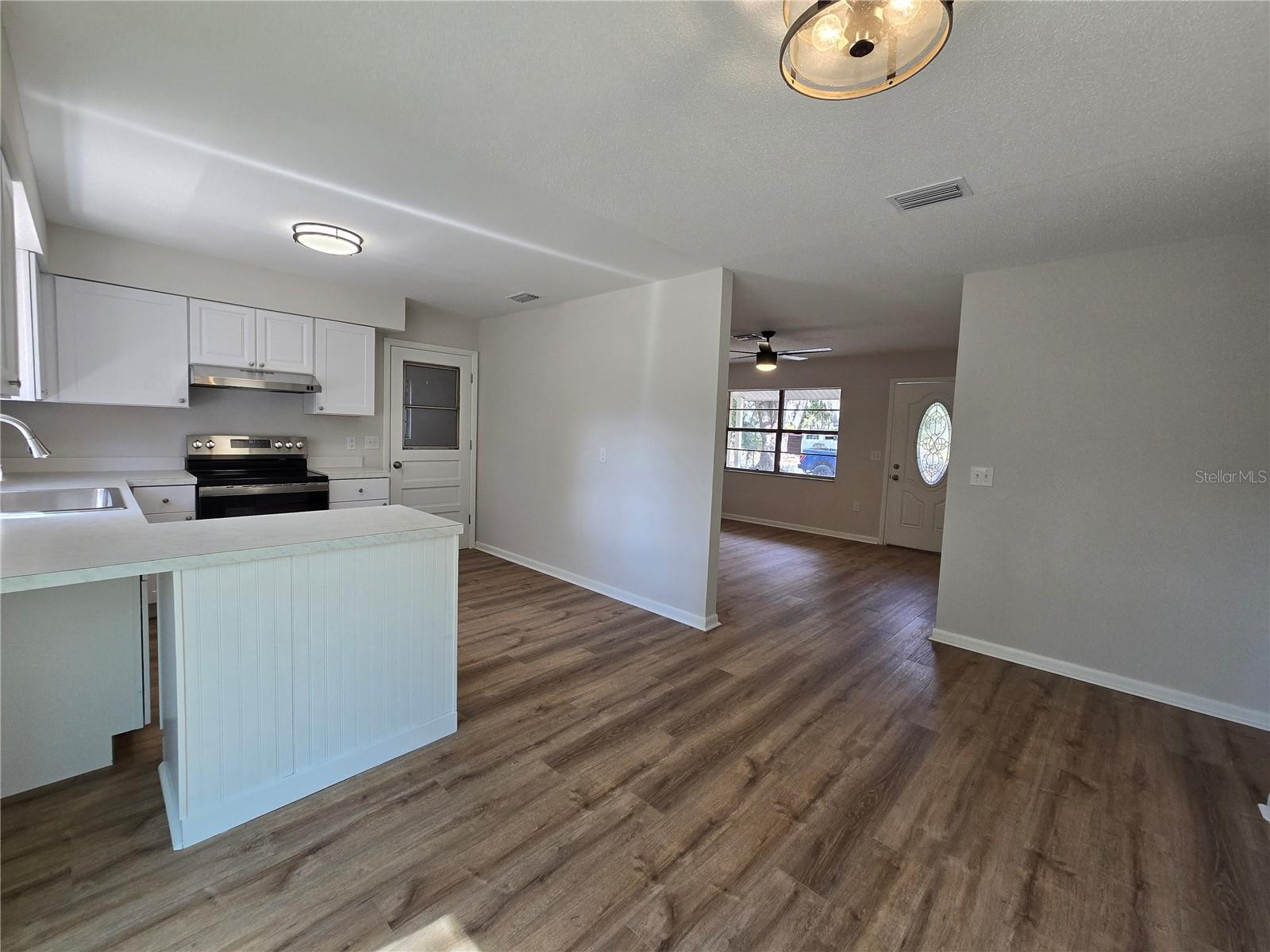 Image 13 of 30 For 2204 6th Street