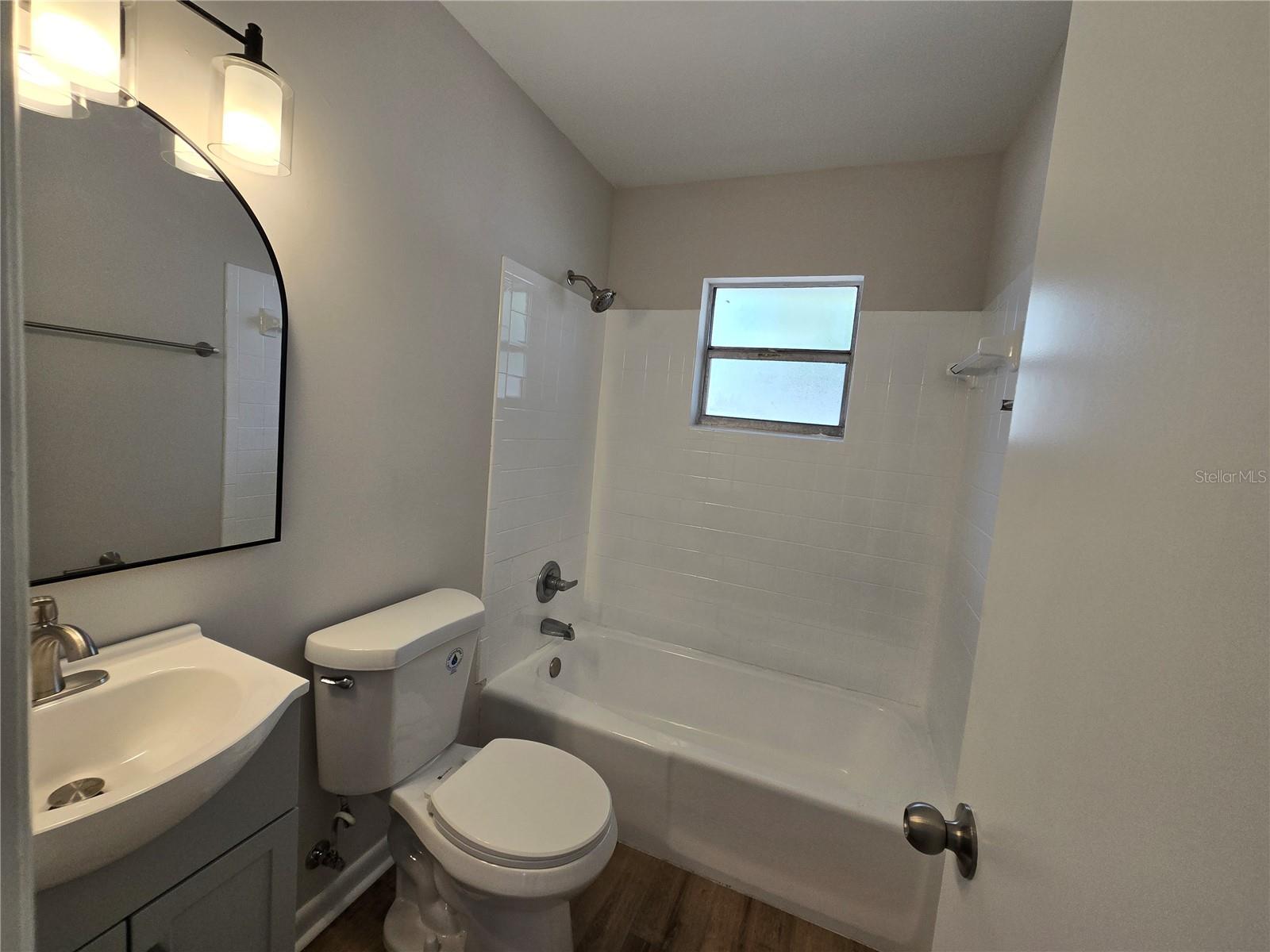 Image 17 of 30 For 2204 6th Street