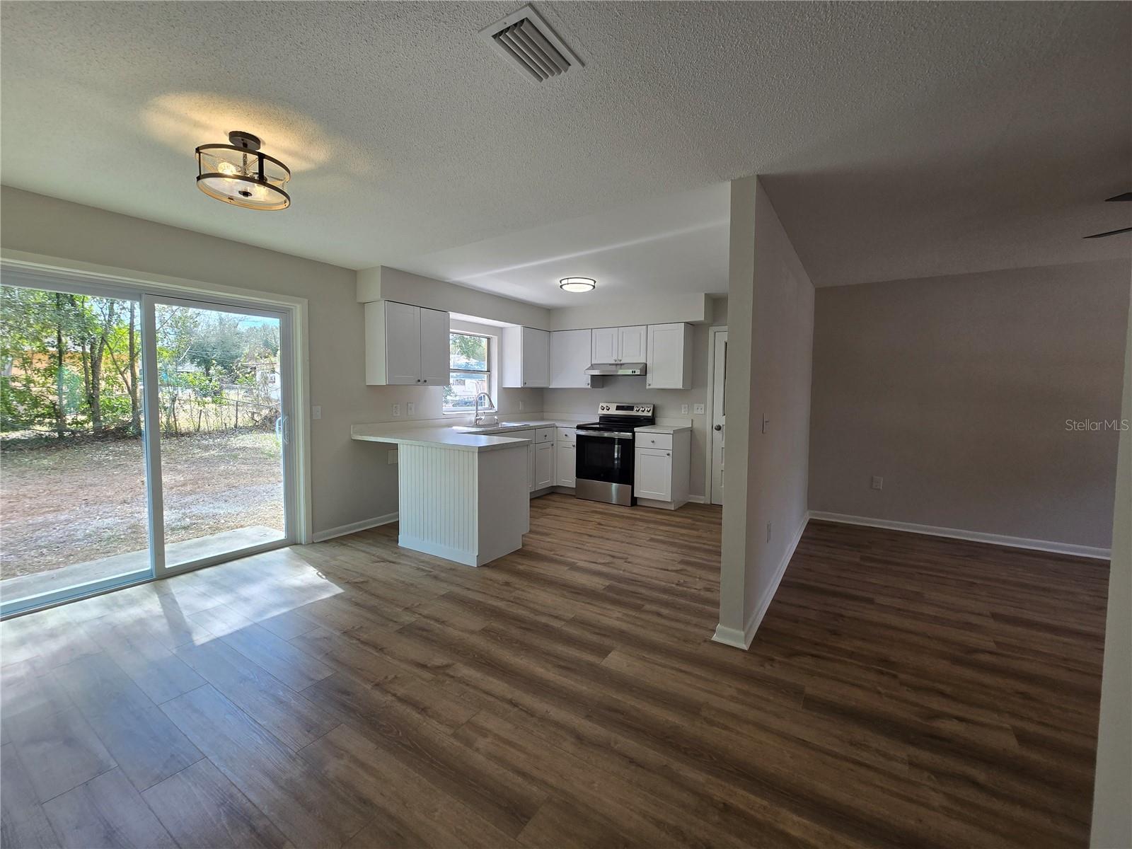 Image 28 of 30 For 2204 6th Street