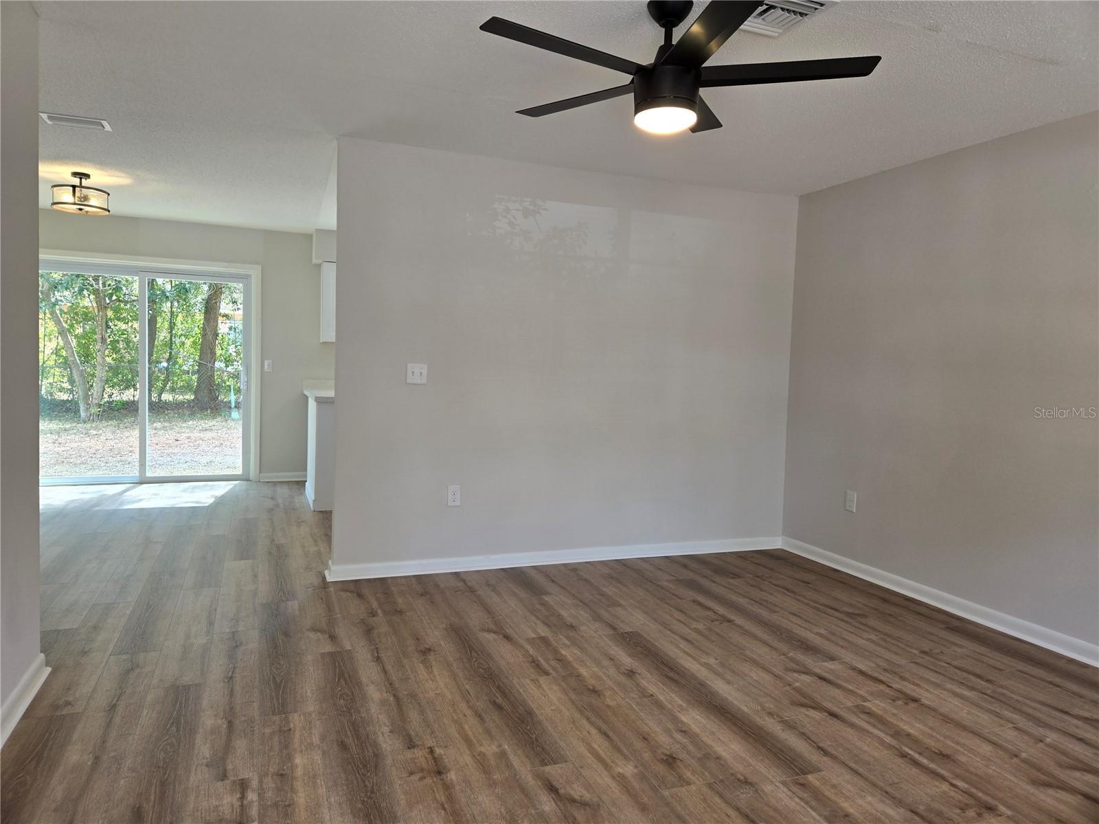 Image 7 of 30 For 2204 6th Street