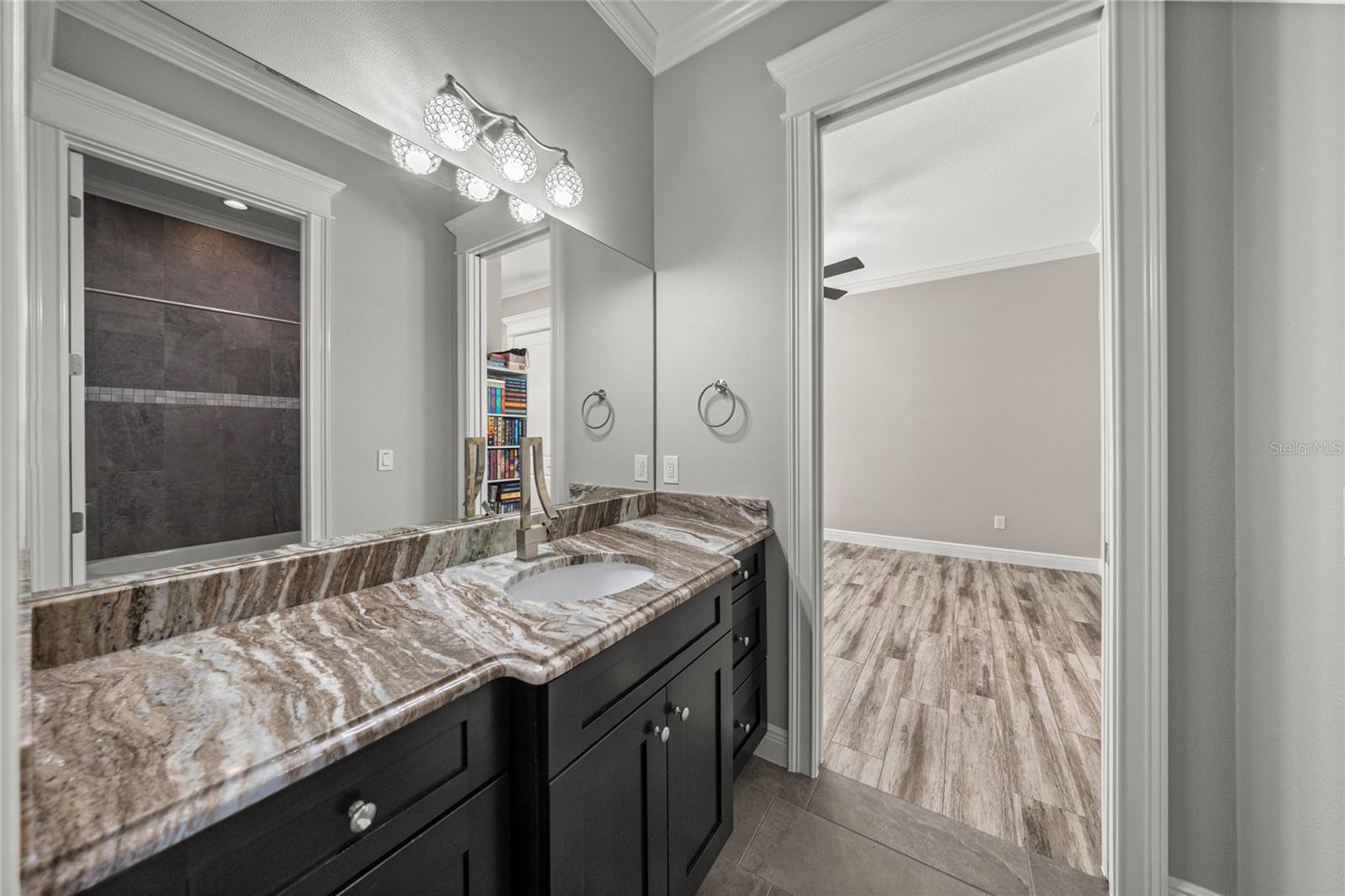 Image 34 of 64 For 1873 85th Loop