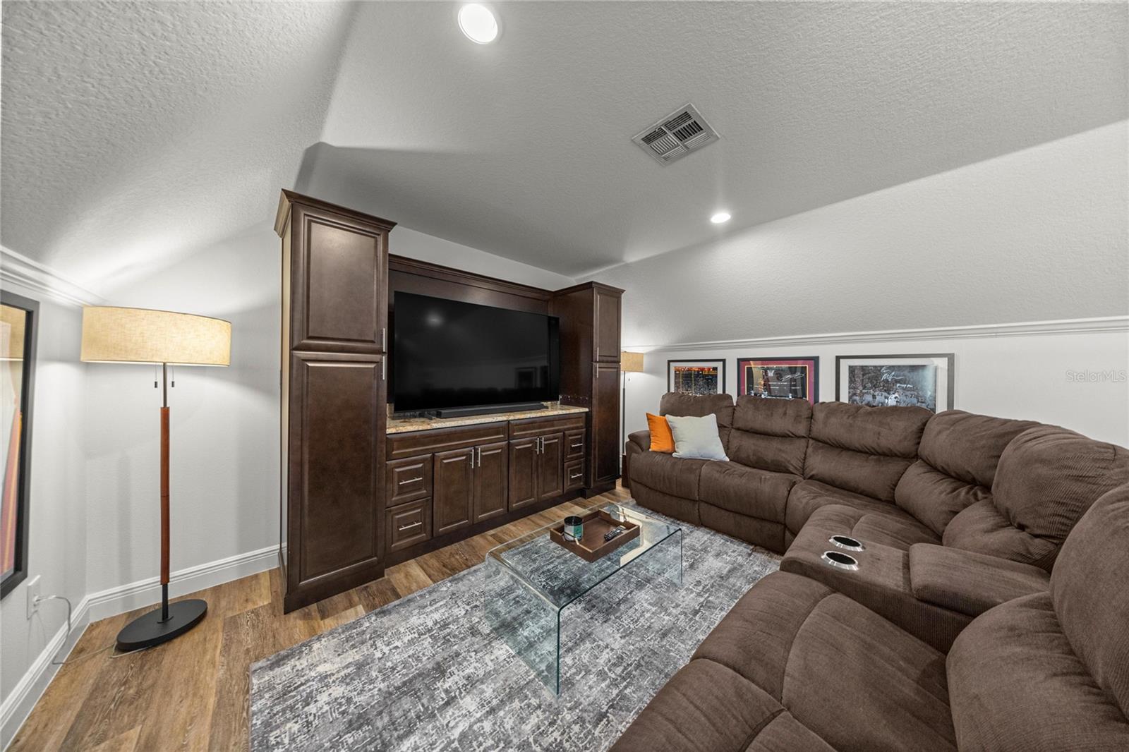 Image 44 of 64 For 1873 85th Loop