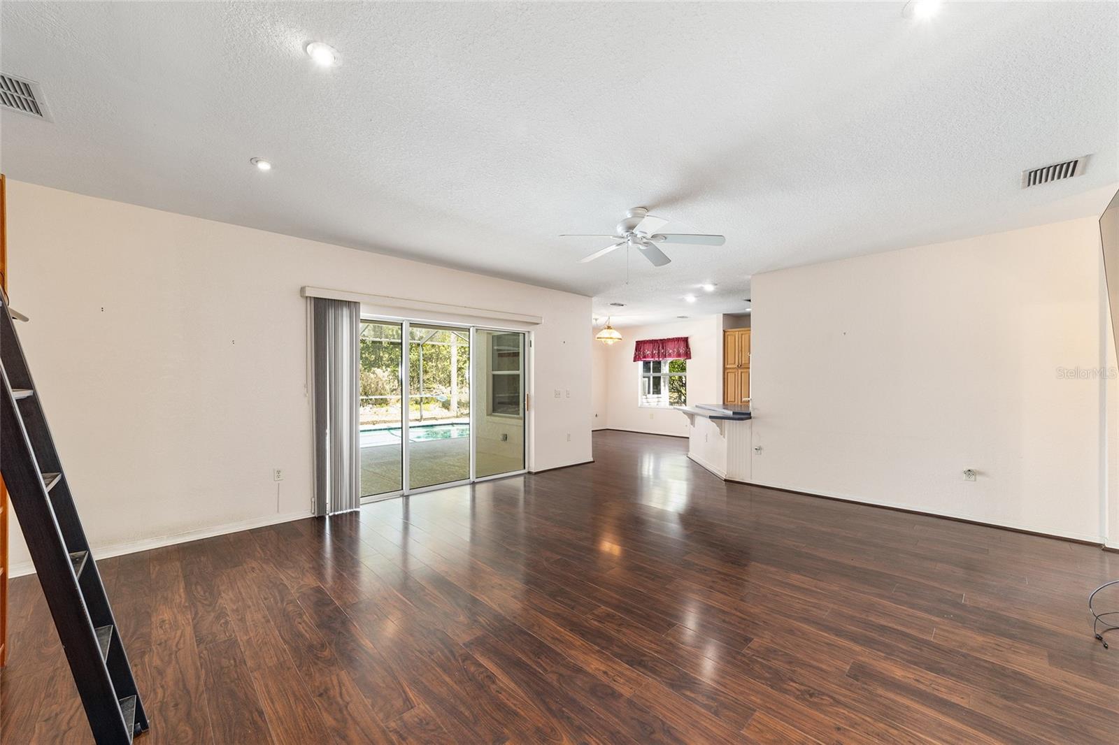 Image 10 of 53 For 19421 100th Loop