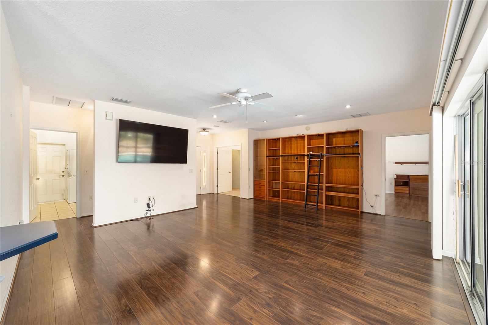 Image 13 of 53 For 19421 100th Loop