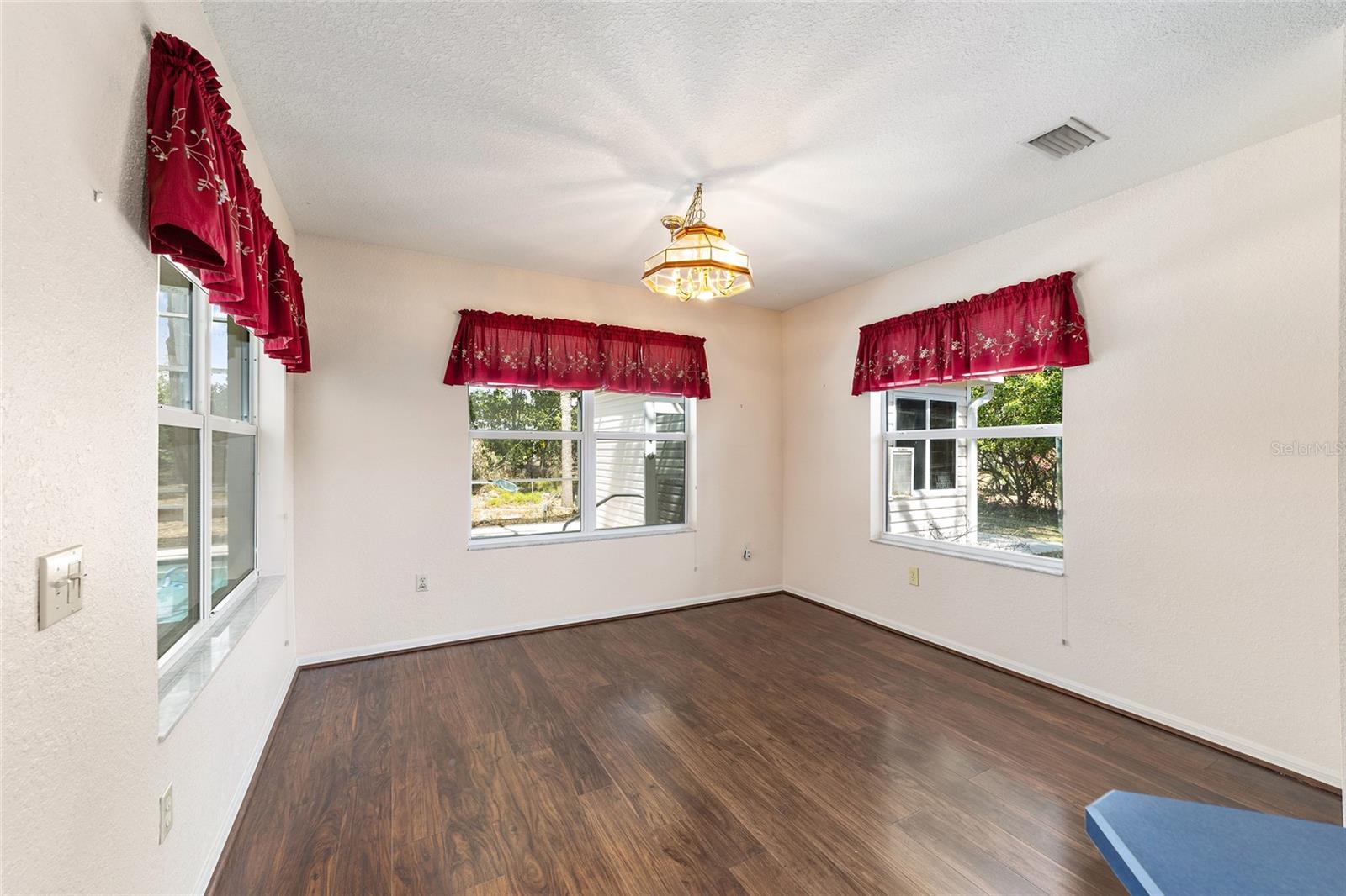 Image 15 of 53 For 19421 100th Loop