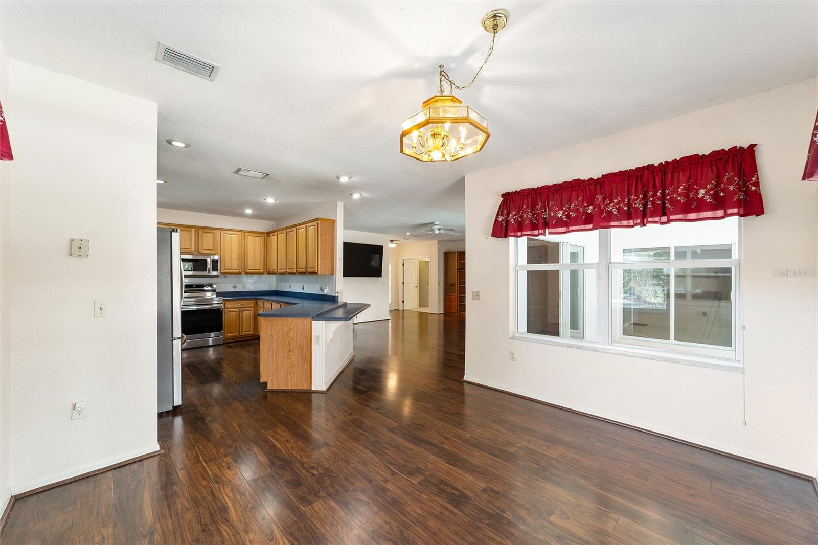 Image 17 of 53 For 19421 100th Loop