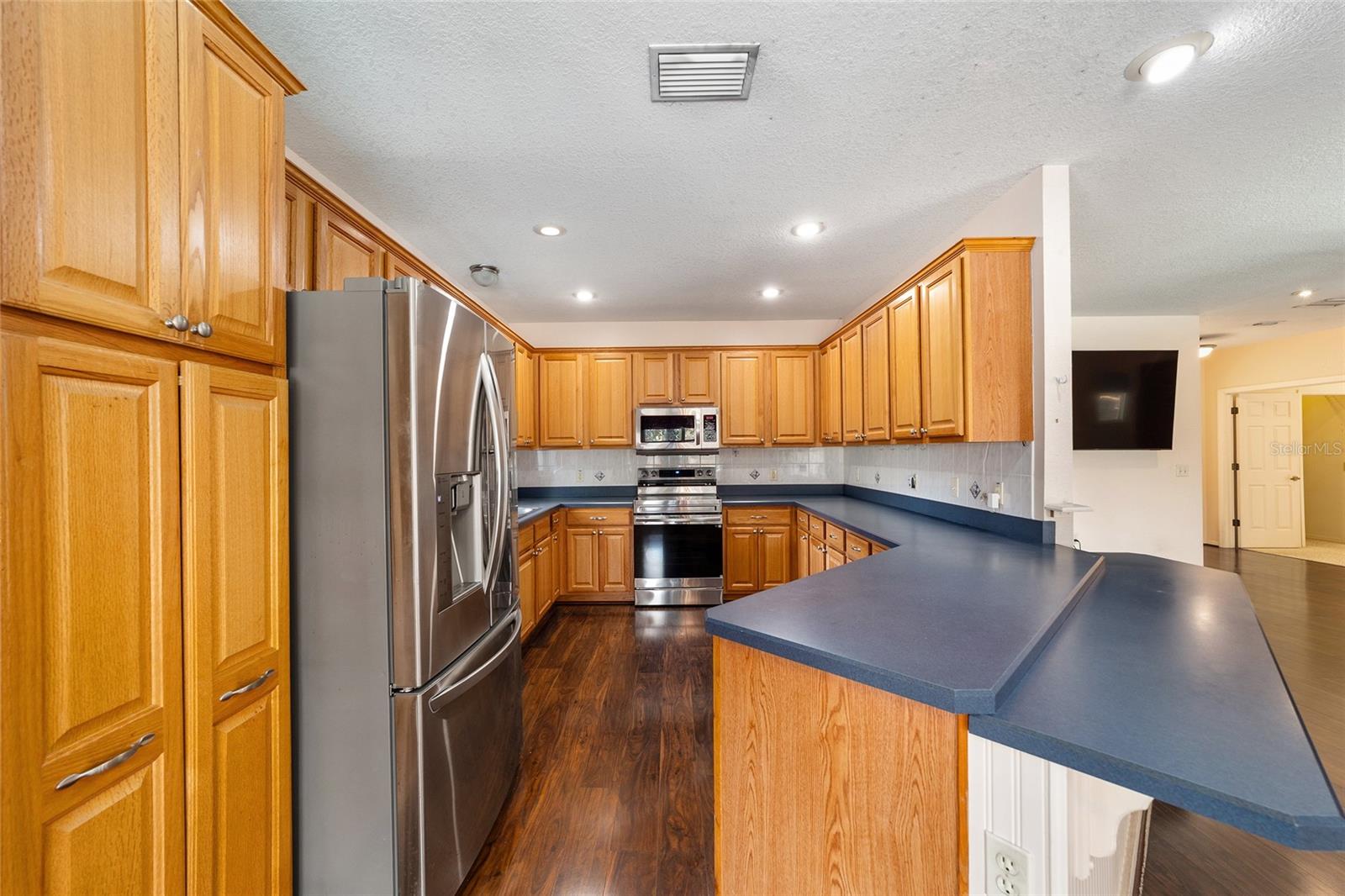 Image 20 of 53 For 19421 100th Loop