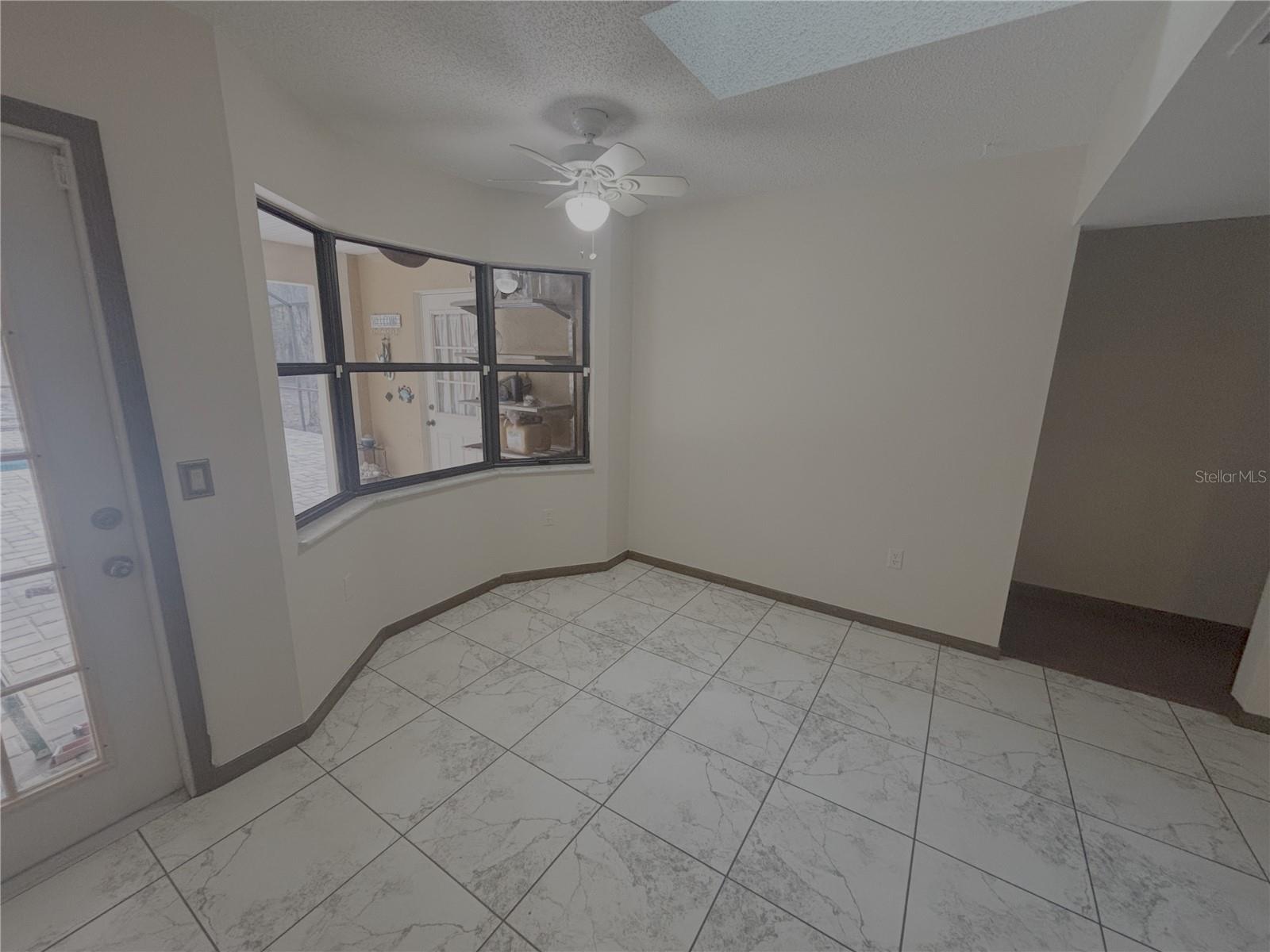 Image 14 of 22 For 6670 Candier Court