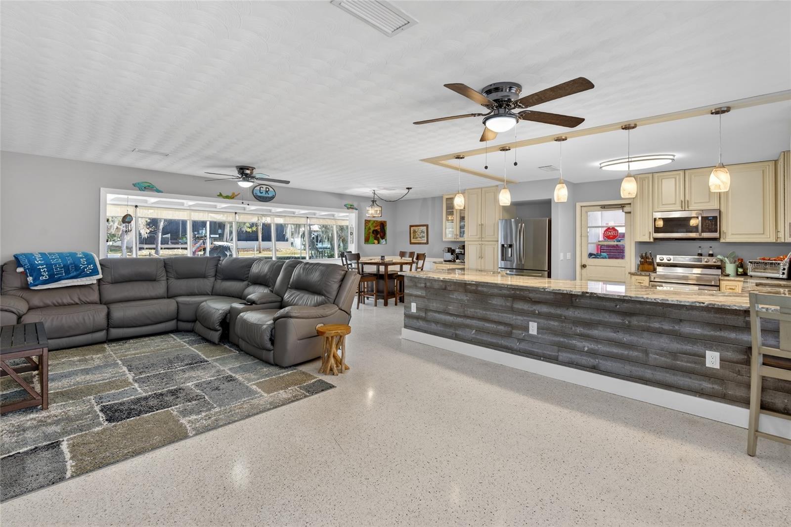 Image 3 of 41 For 1115 Kingsbay Drive