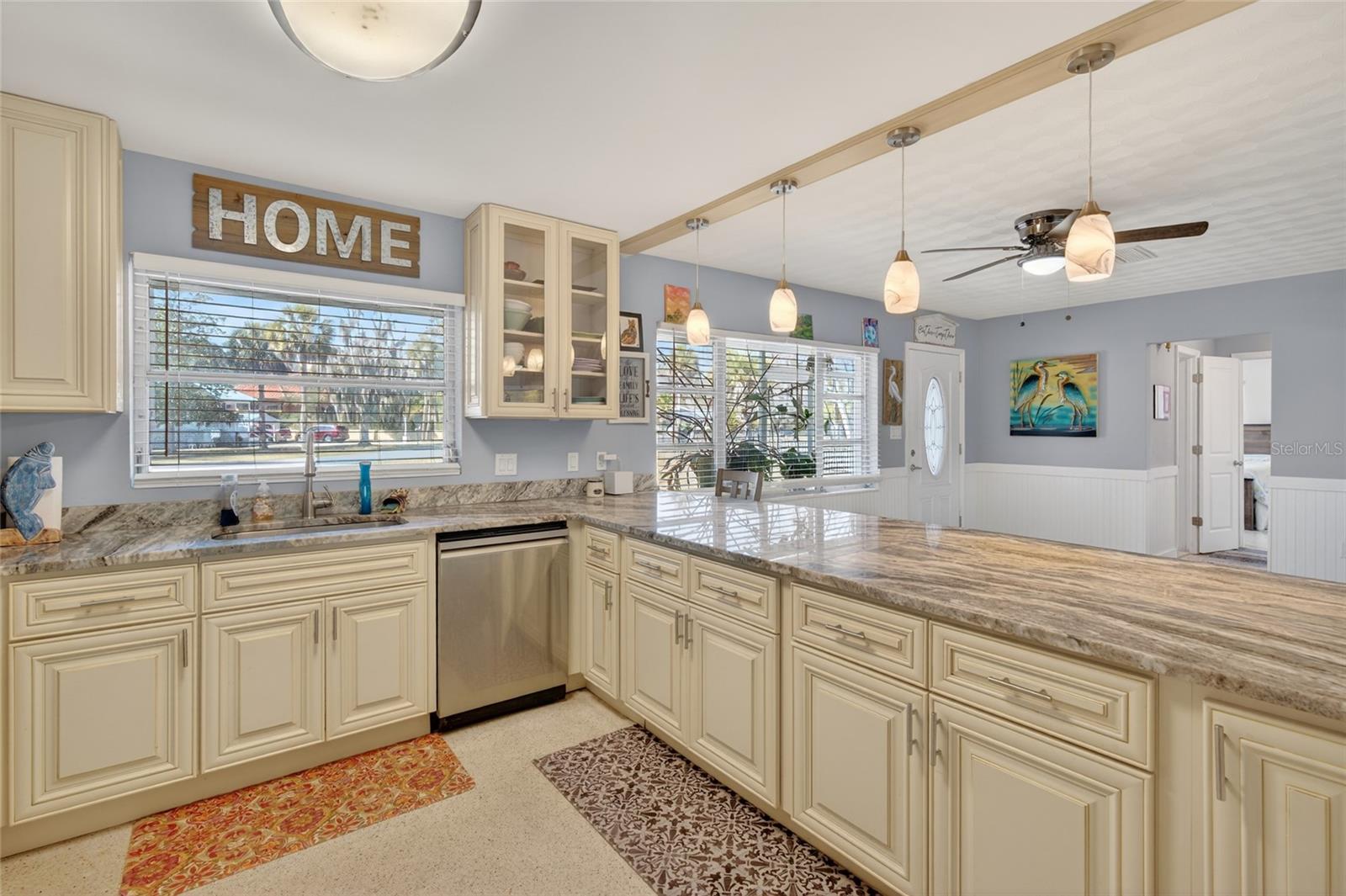 Image 7 of 41 For 1115 Kingsbay Drive