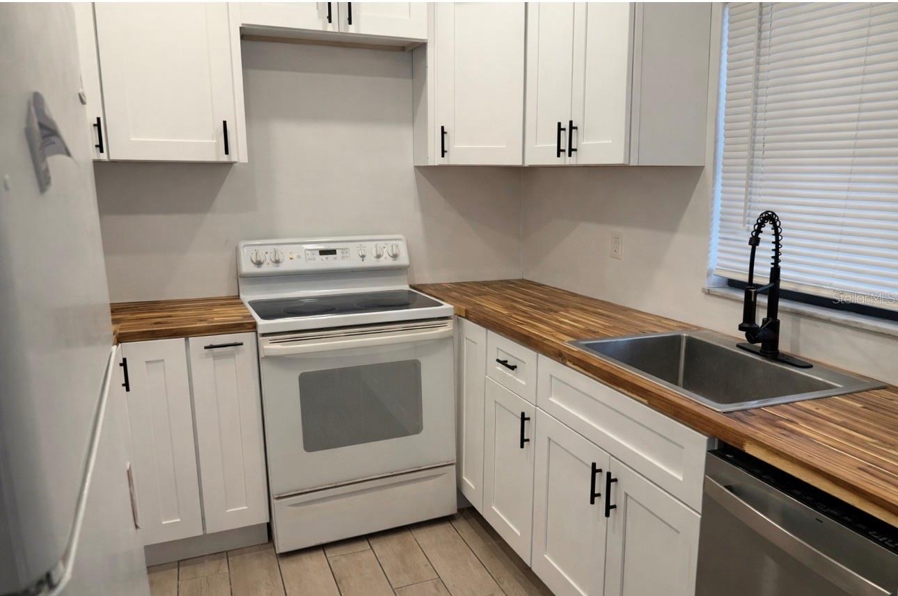 Image 3 of 19 For 1500 Virginia Avenue 212