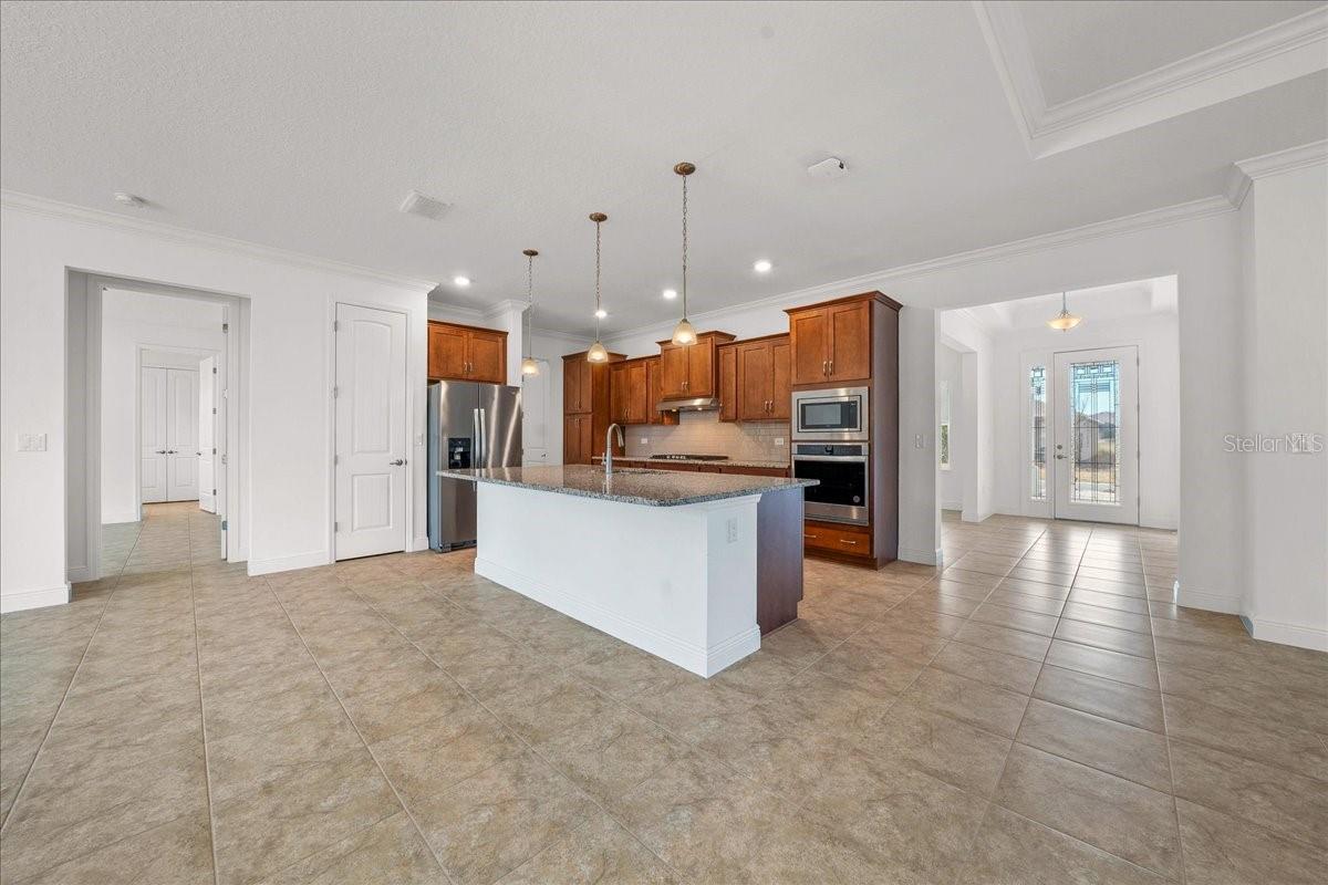 Image 11 of 69 For 10252 96th Loop