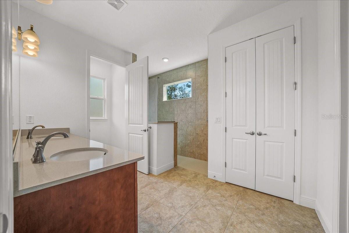 Image 27 of 69 For 10252 96th Loop