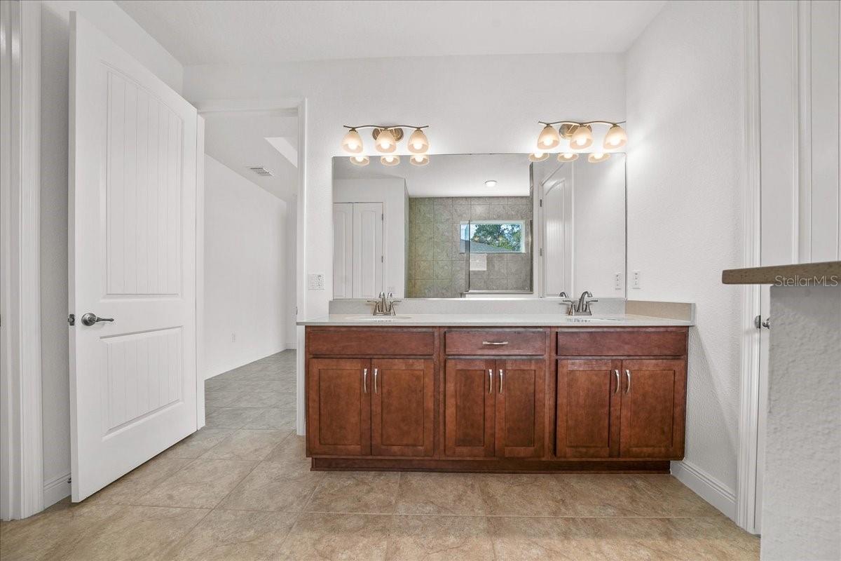 Image 32 of 69 For 10252 96th Loop