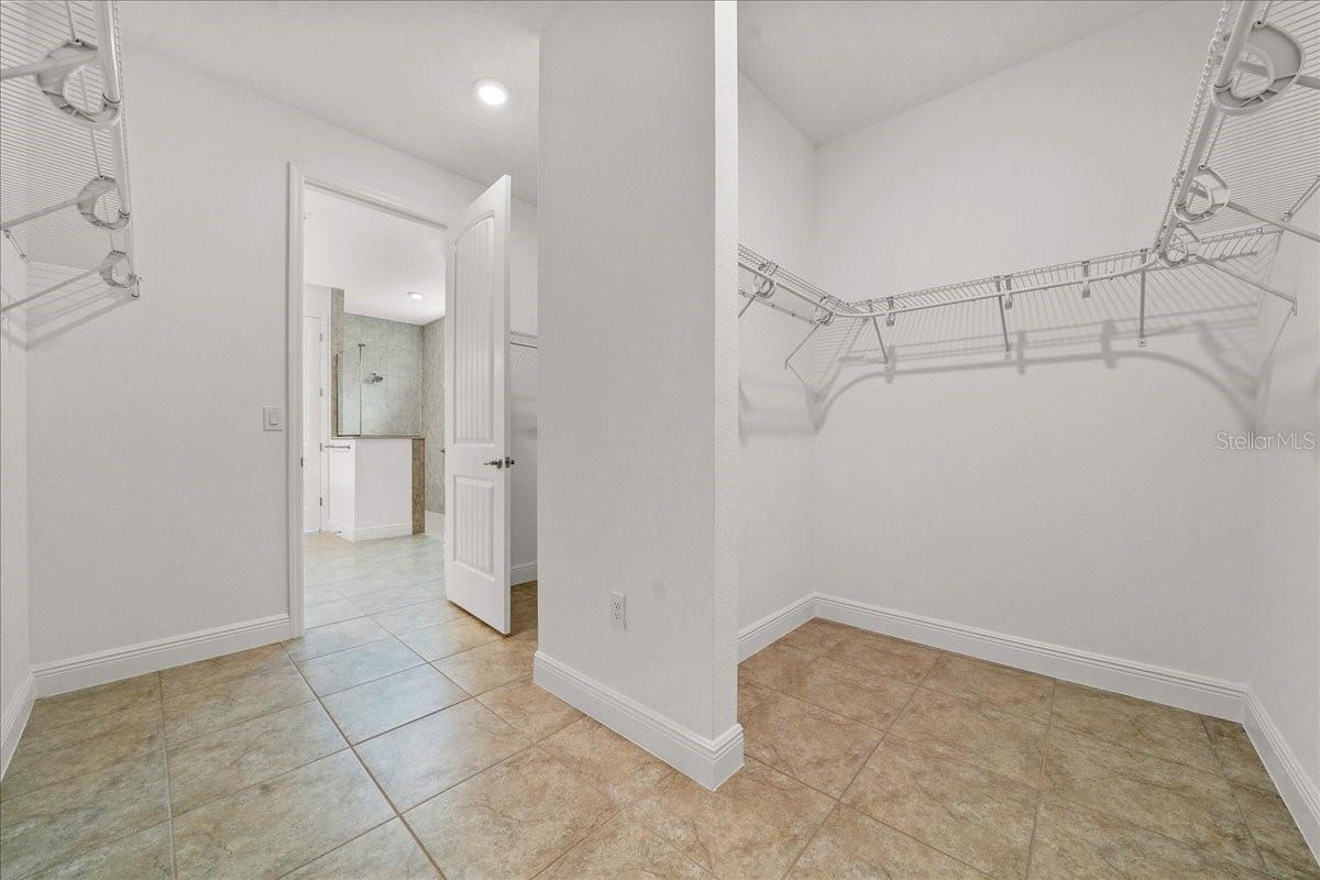 Image 33 of 69 For 10252 96th Loop