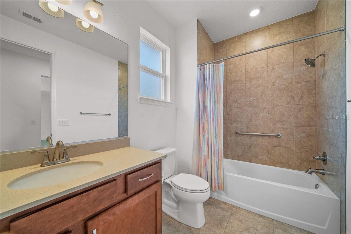 Image 38 of 69 For 10252 96th Loop