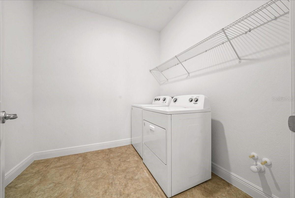 Image 46 of 69 For 10252 96th Loop