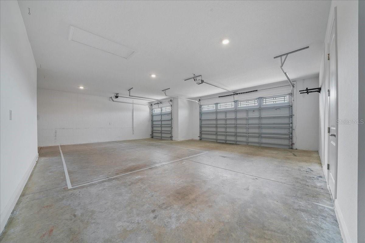 Image 48 of 69 For 10252 96th Loop