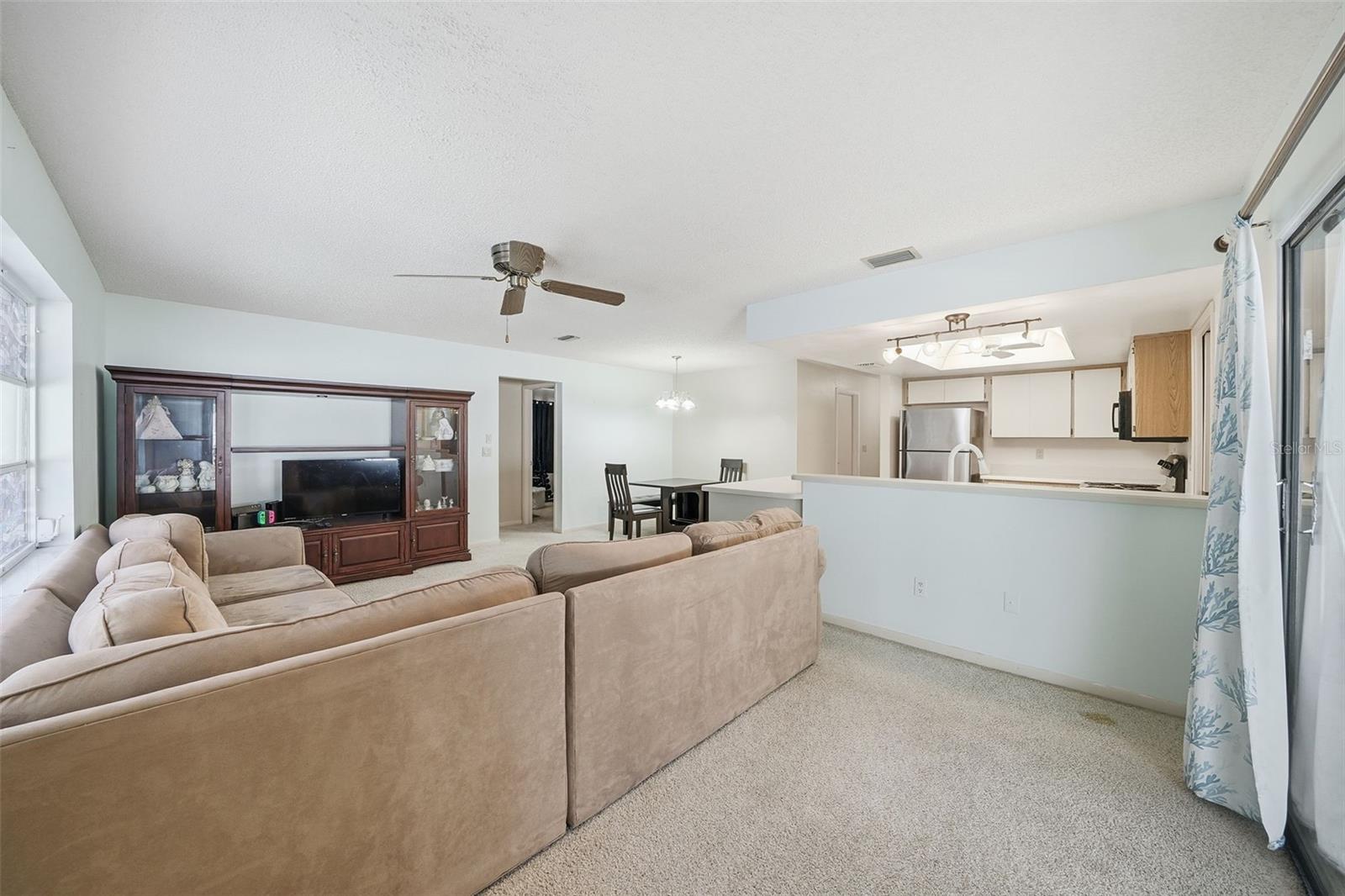 Image 16 of 36 For 4 Blair Court