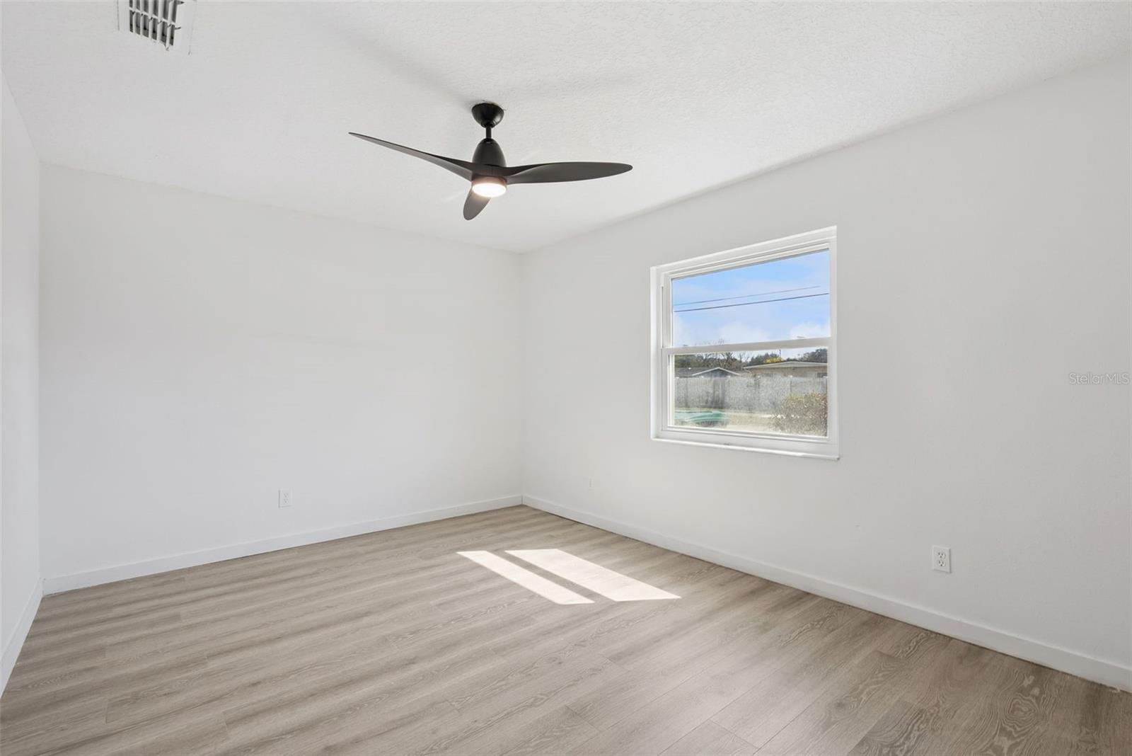 Image 13 of 51 For 3857 Martin Street